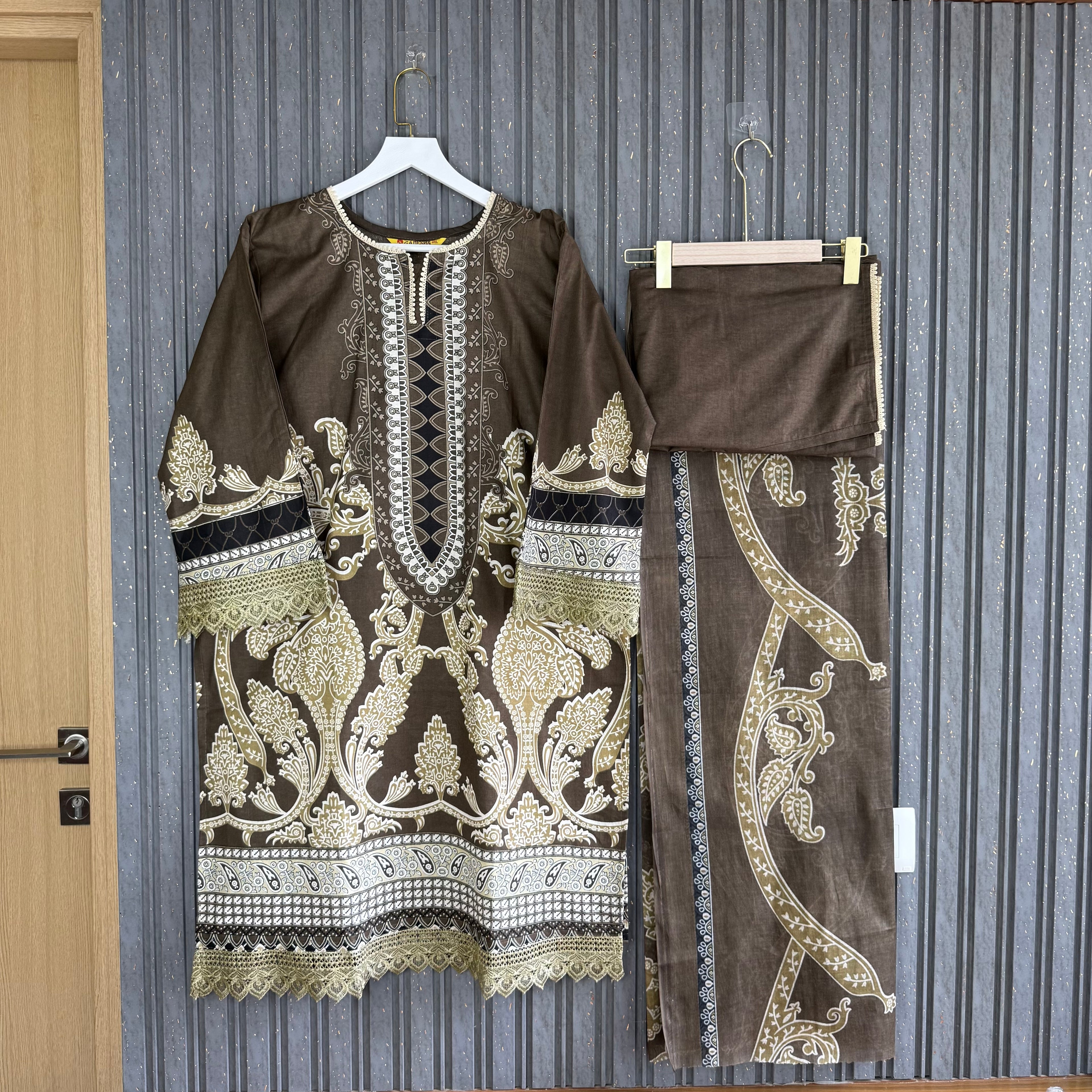 Tehmina durrani pakistani lawn set