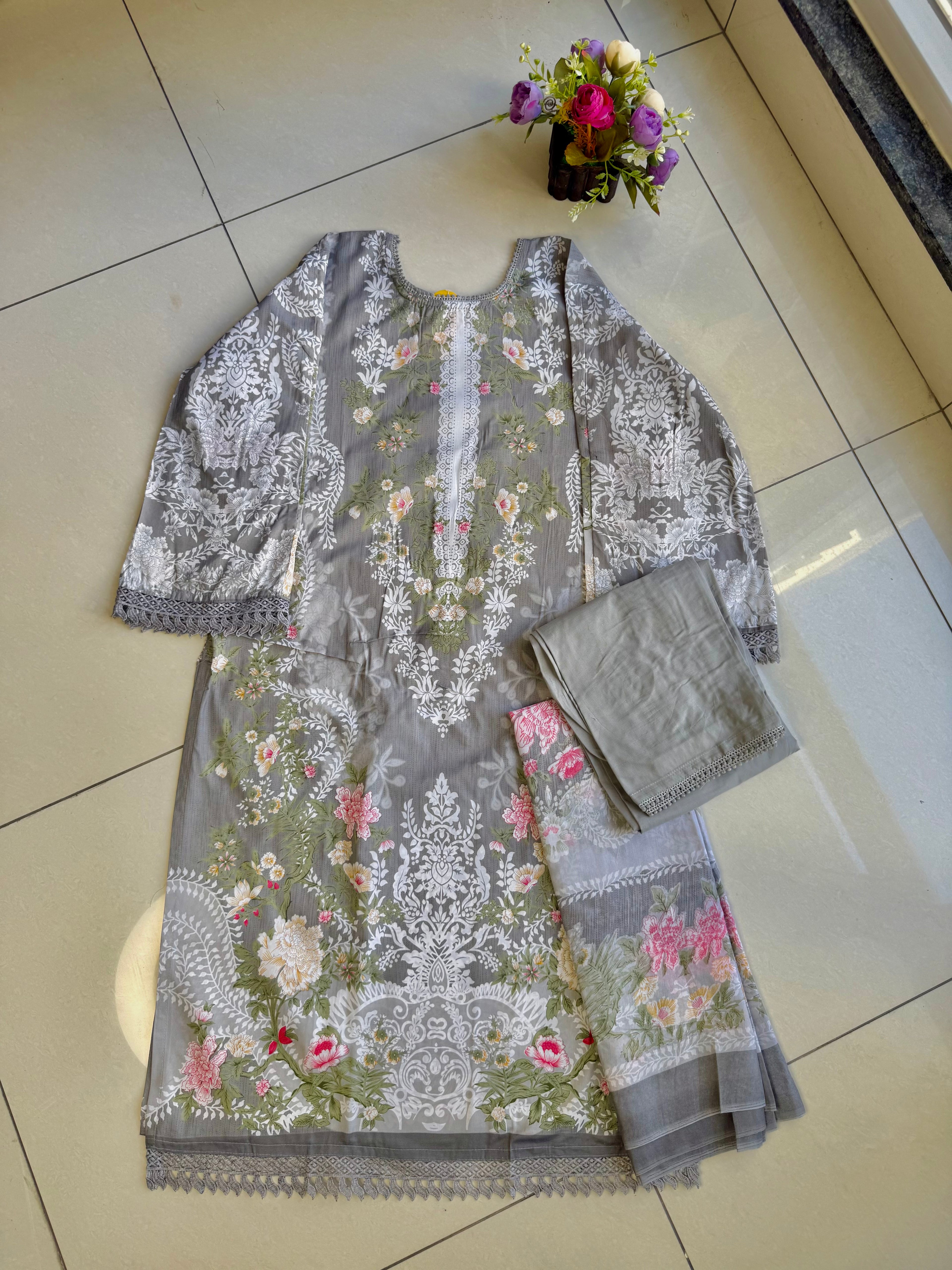 Pakistani Cotton lawn Suit