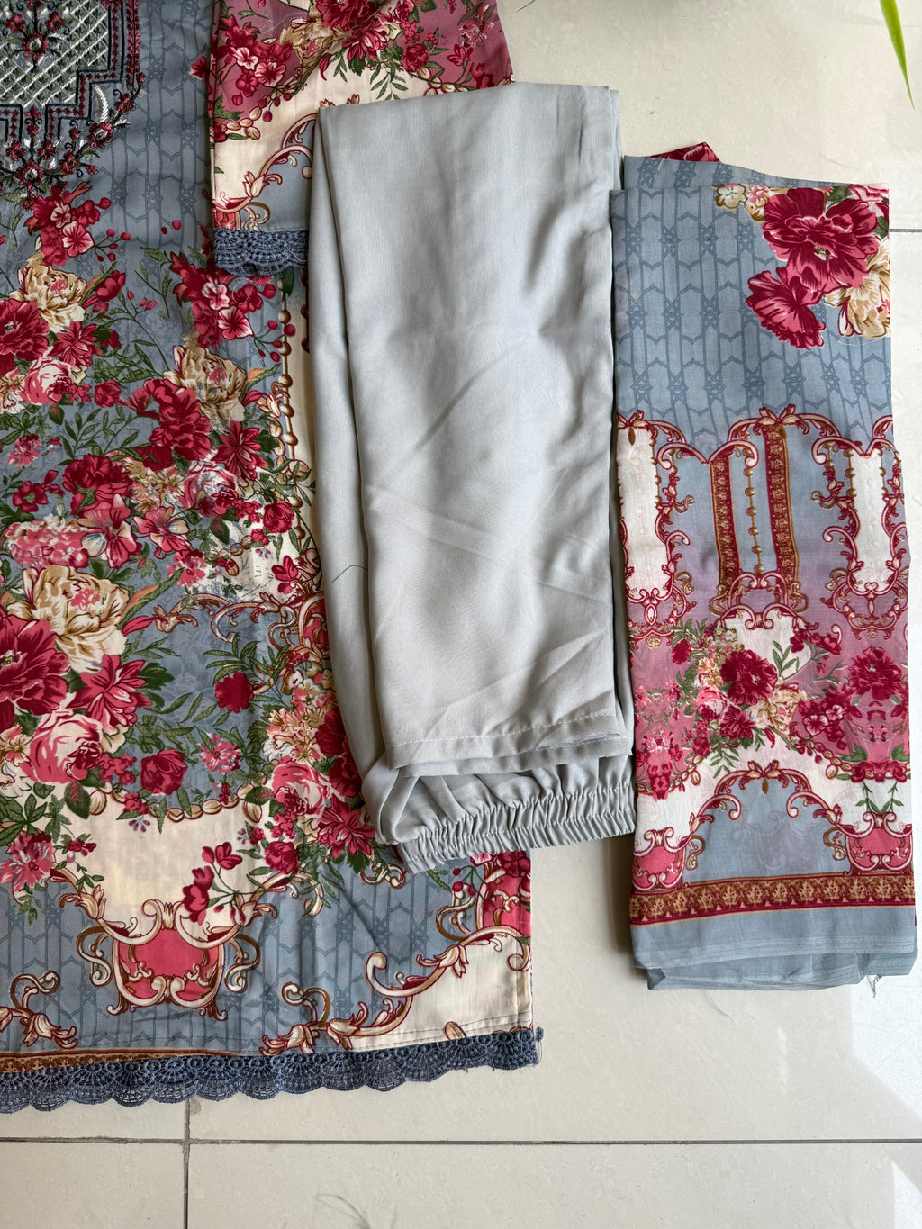 Pakistani Lawn Suit Rayon