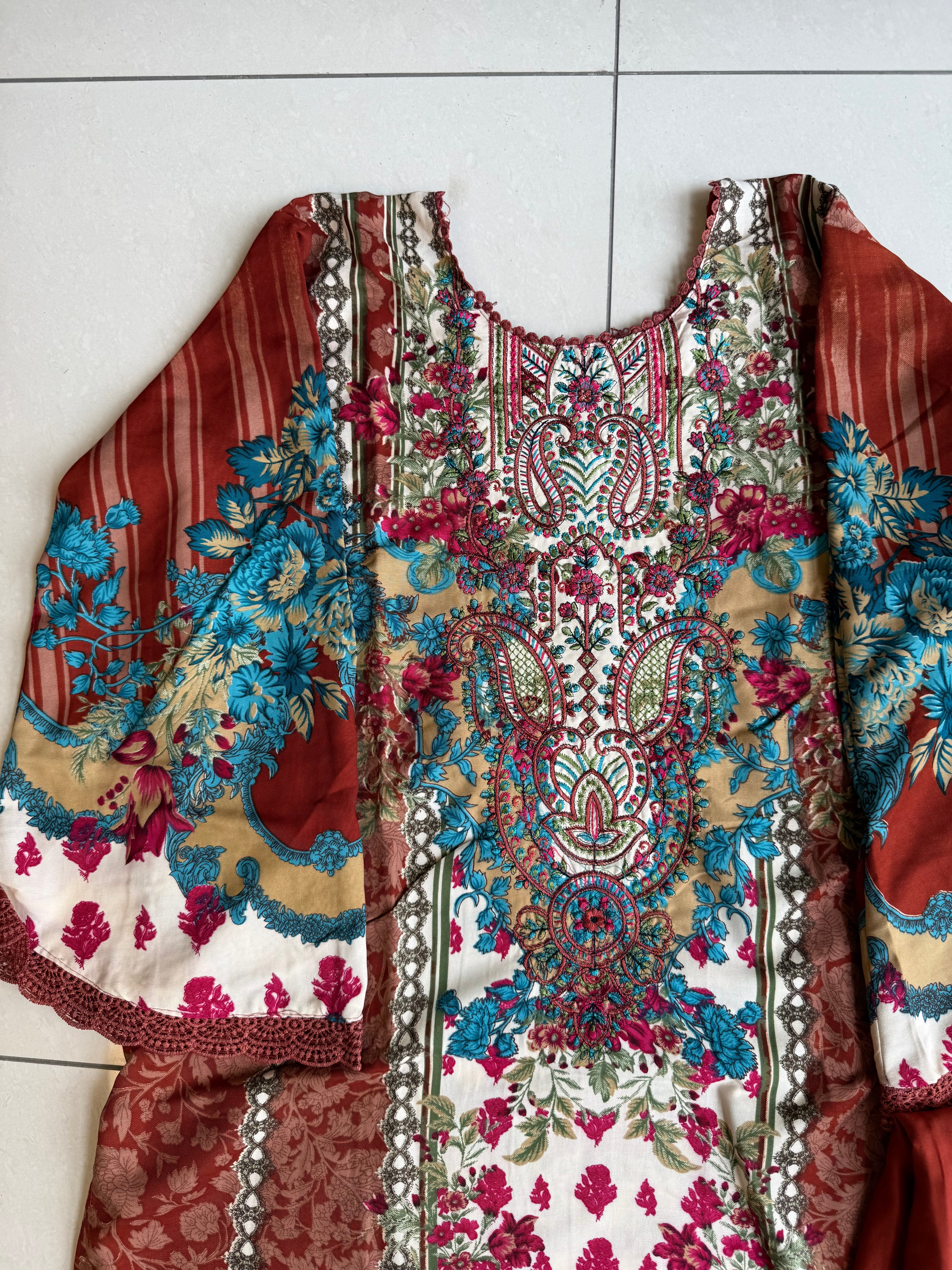 Pakistani Lawn Suit Rayon