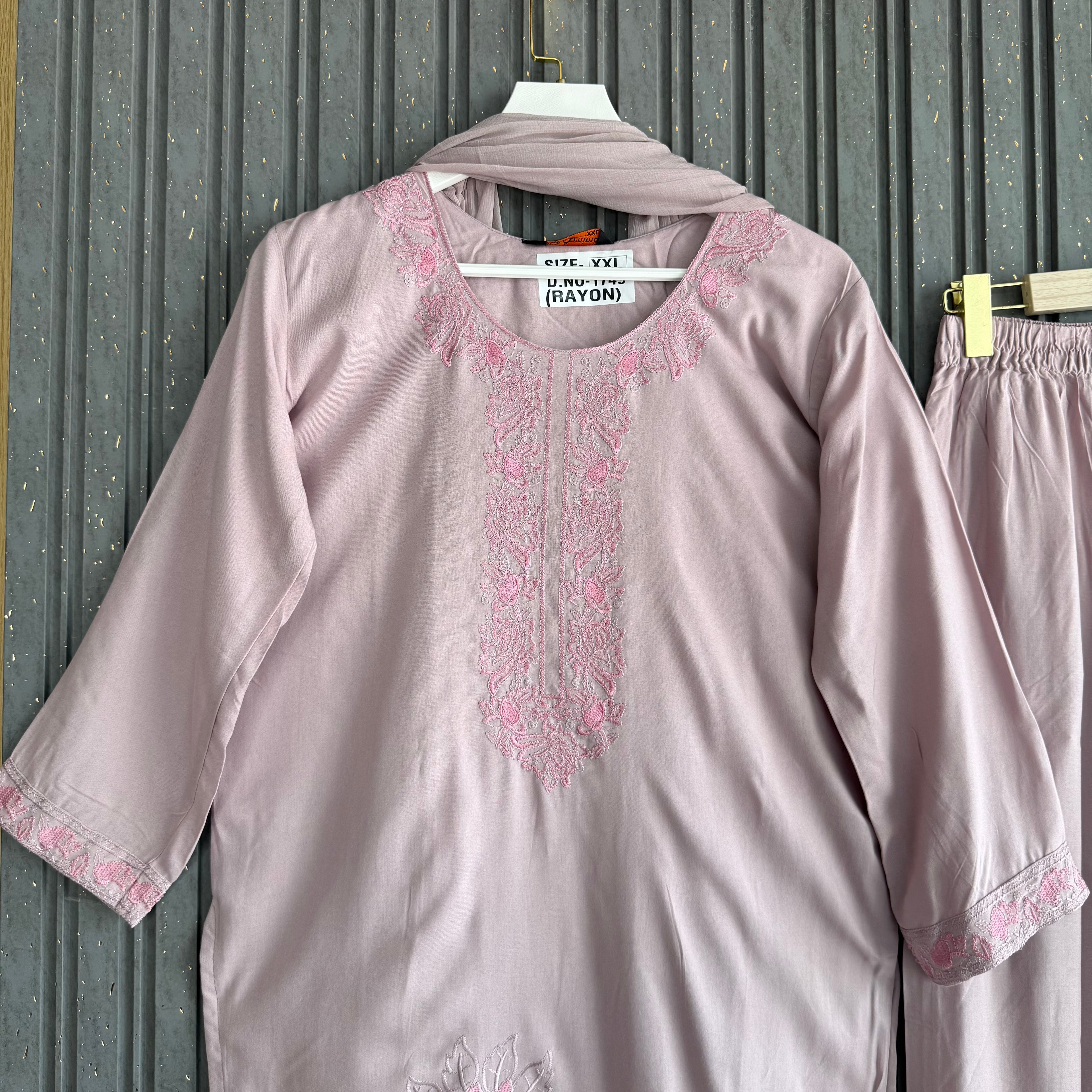 Rahja pakistani suit