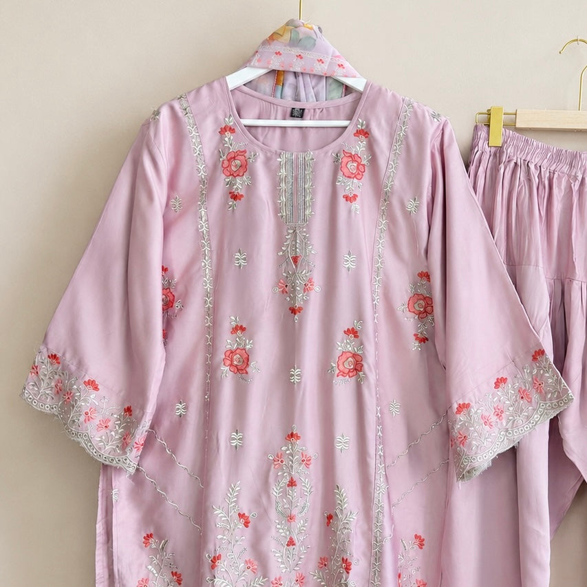 Tariha zaidi Pakistani Suit