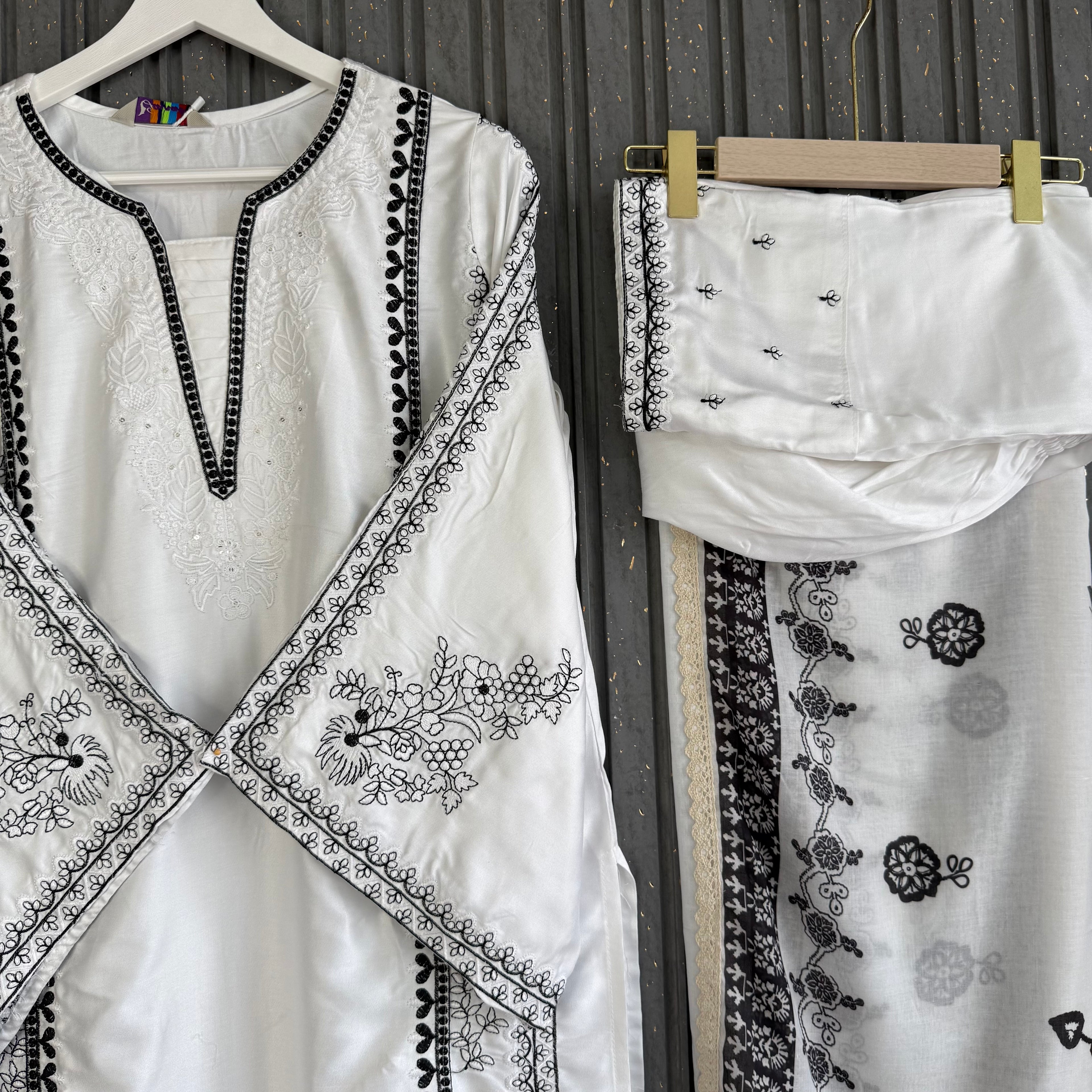 Anmol baloch Pakistani suit