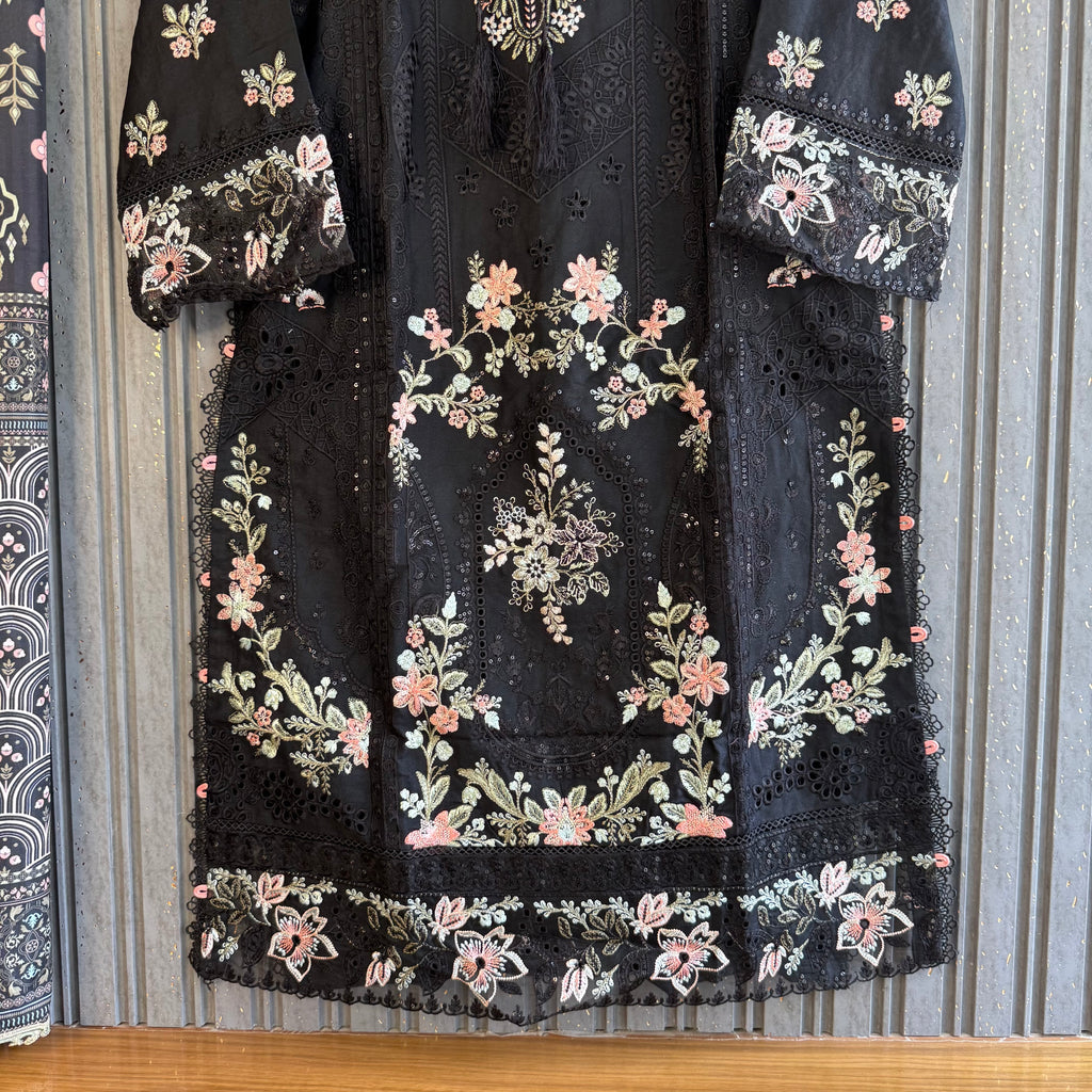 Durefishan black Pakistani suit