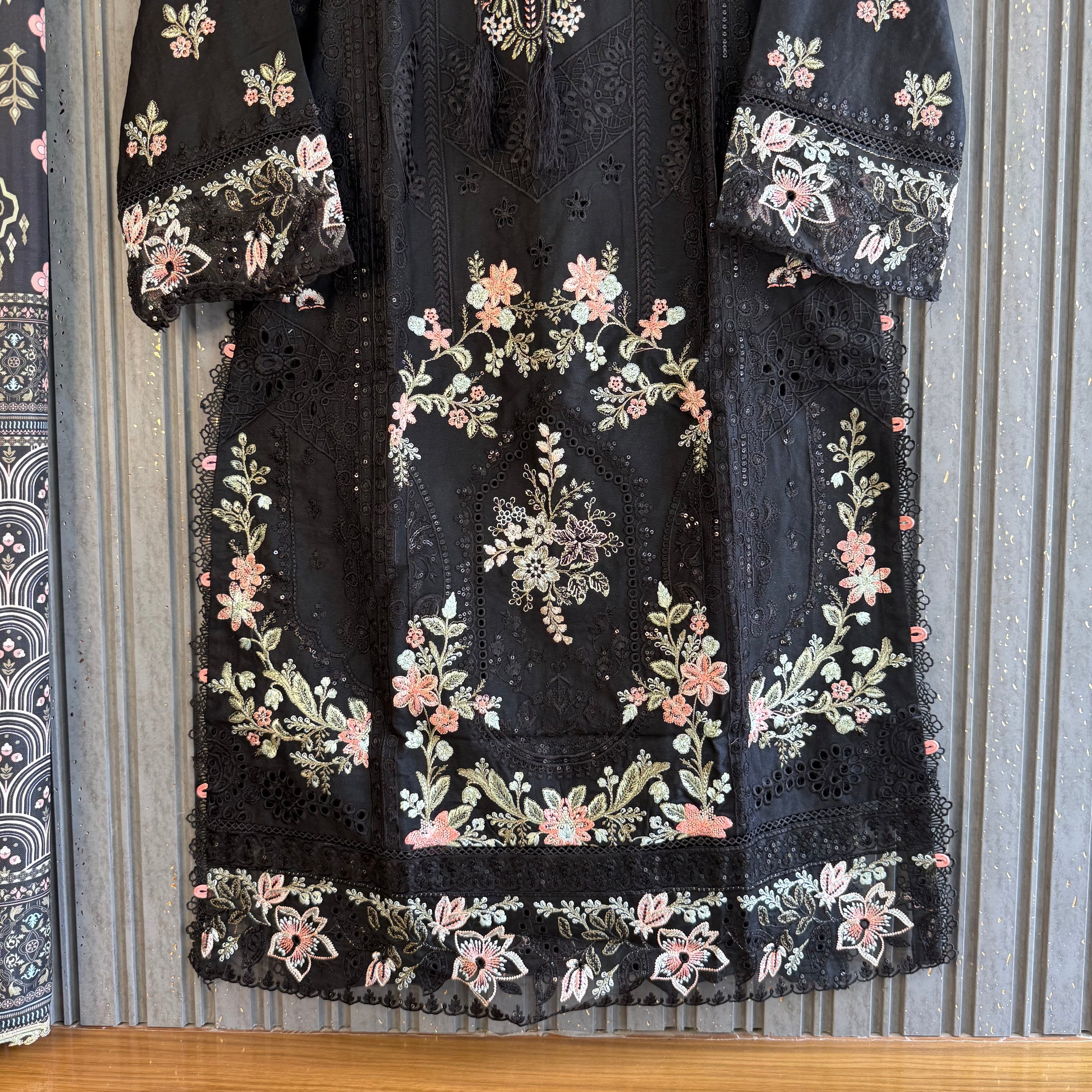 Durefishan black Pakistani suit