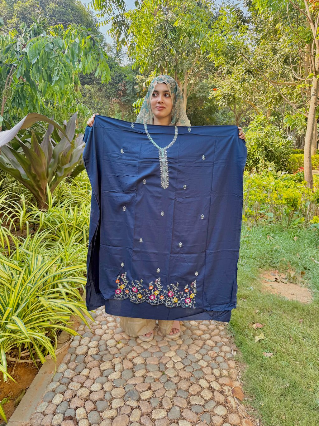 Rimshaara Premium Rayon Unstitched Suit