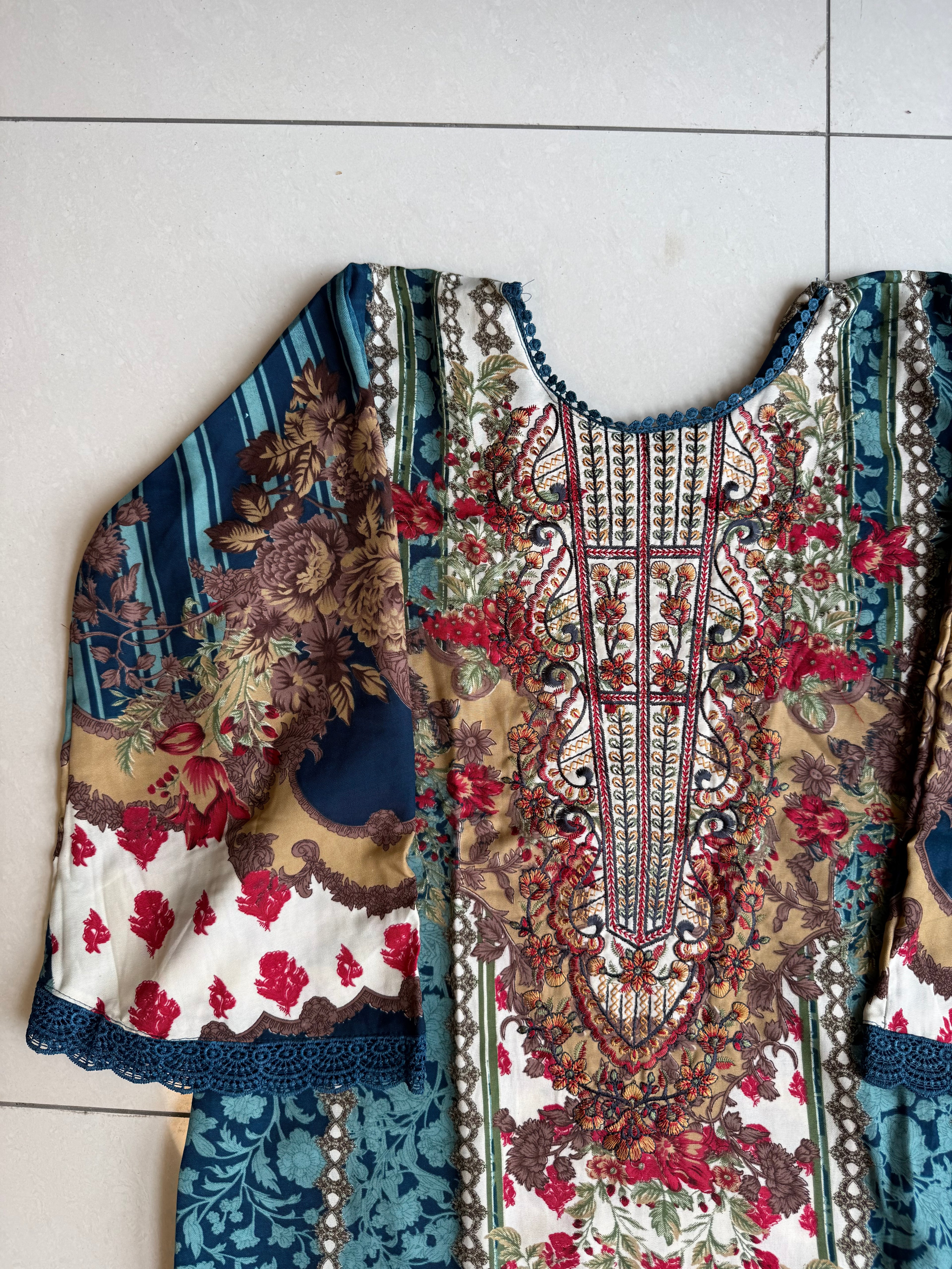 Pakistani Lawn Suit Rayon