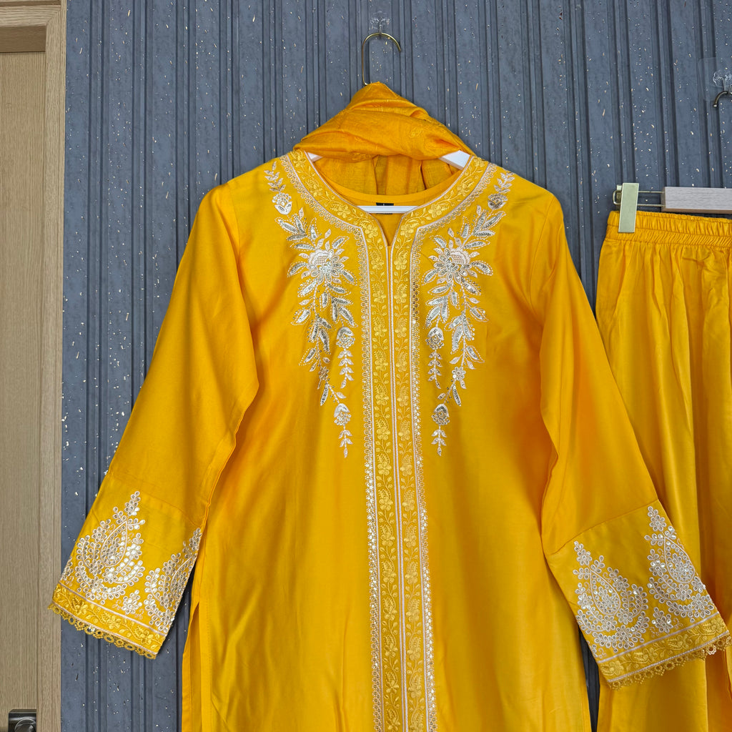 Salimara yusuf Pakistani set