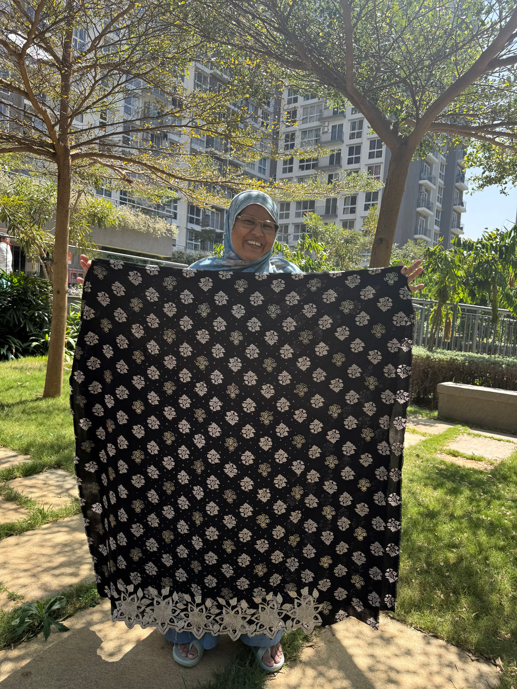 Isra black – Premium Rayon unstitched Set