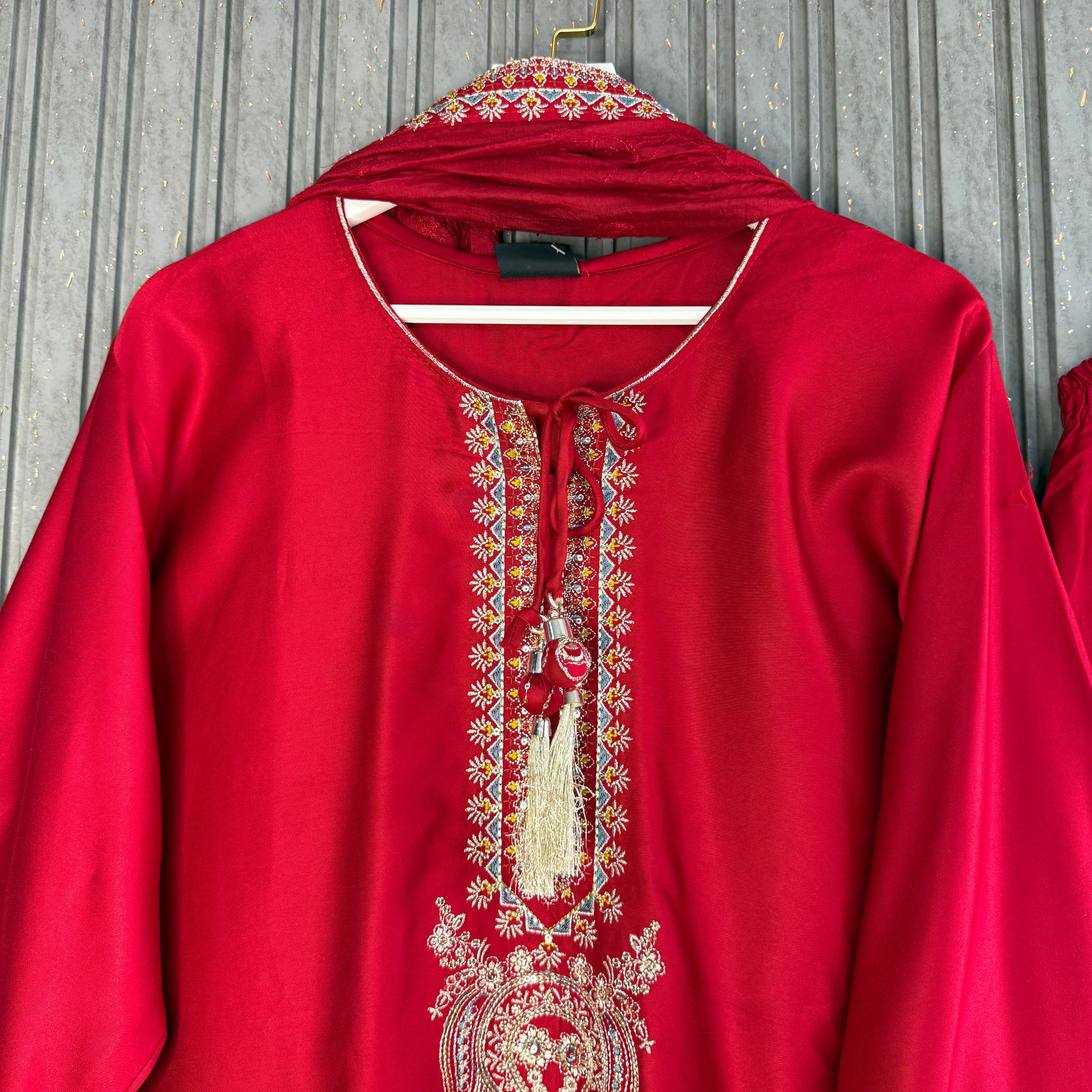 Dabish Farshi suit