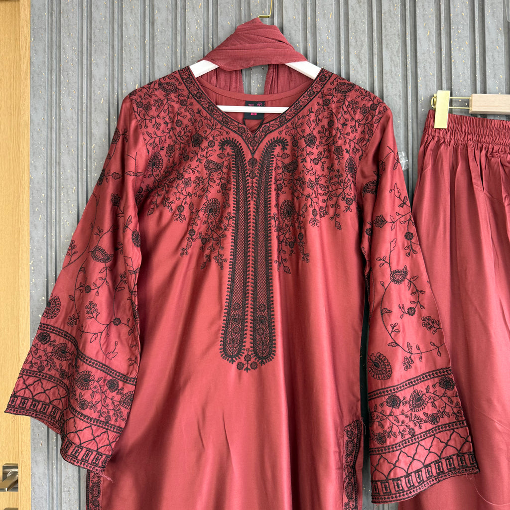 Agha talal pakistani suit