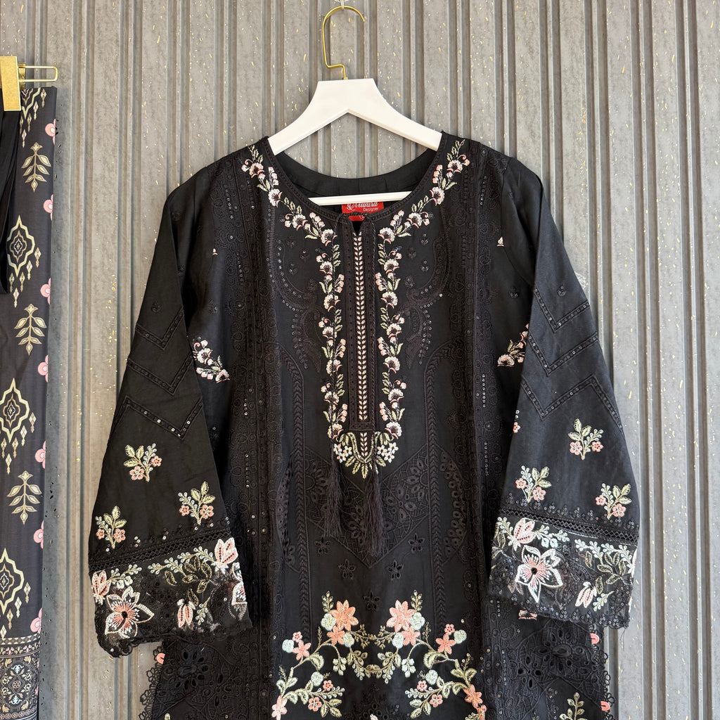 Durefishan black Pakistani suit
