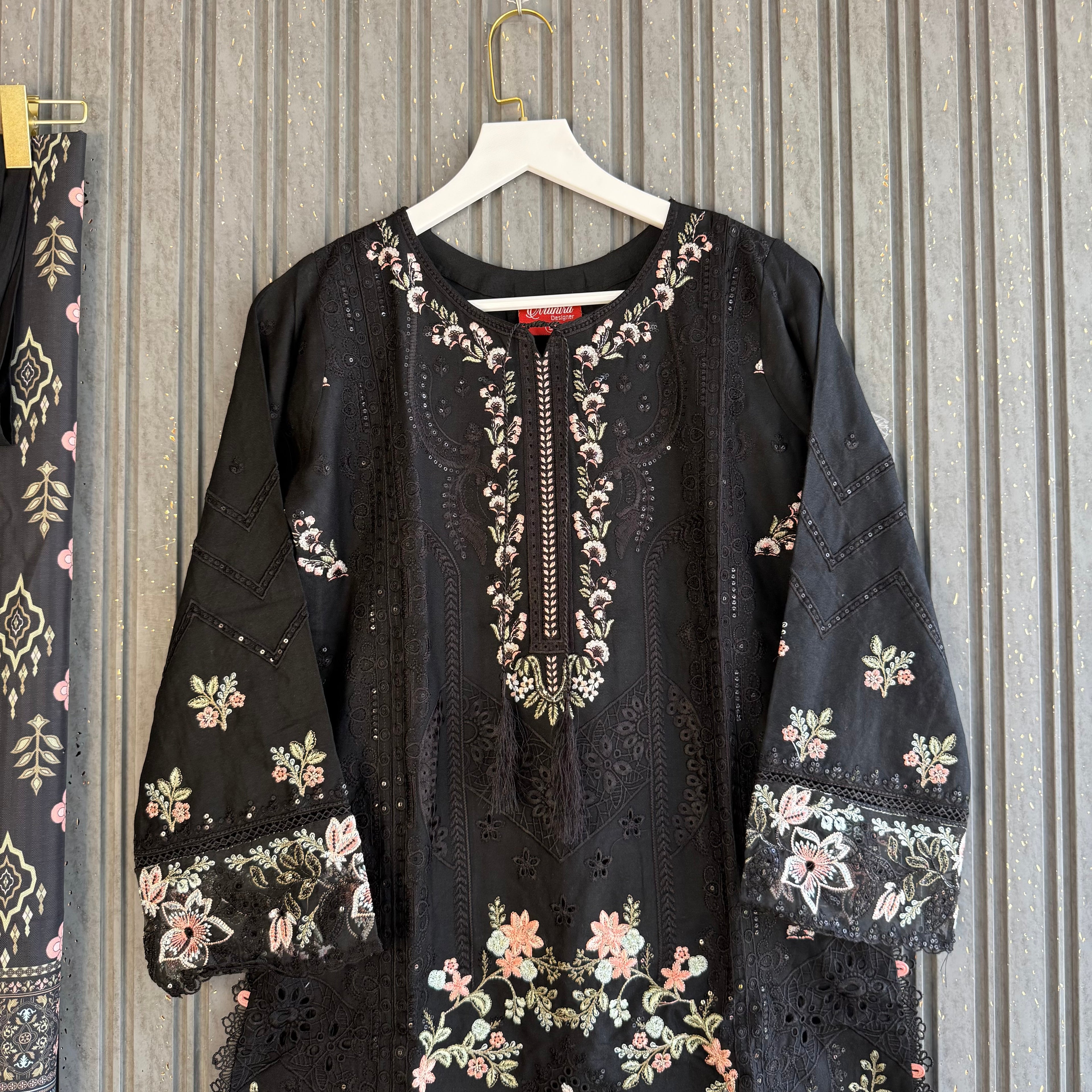 Durefishan black Pakistani suit
