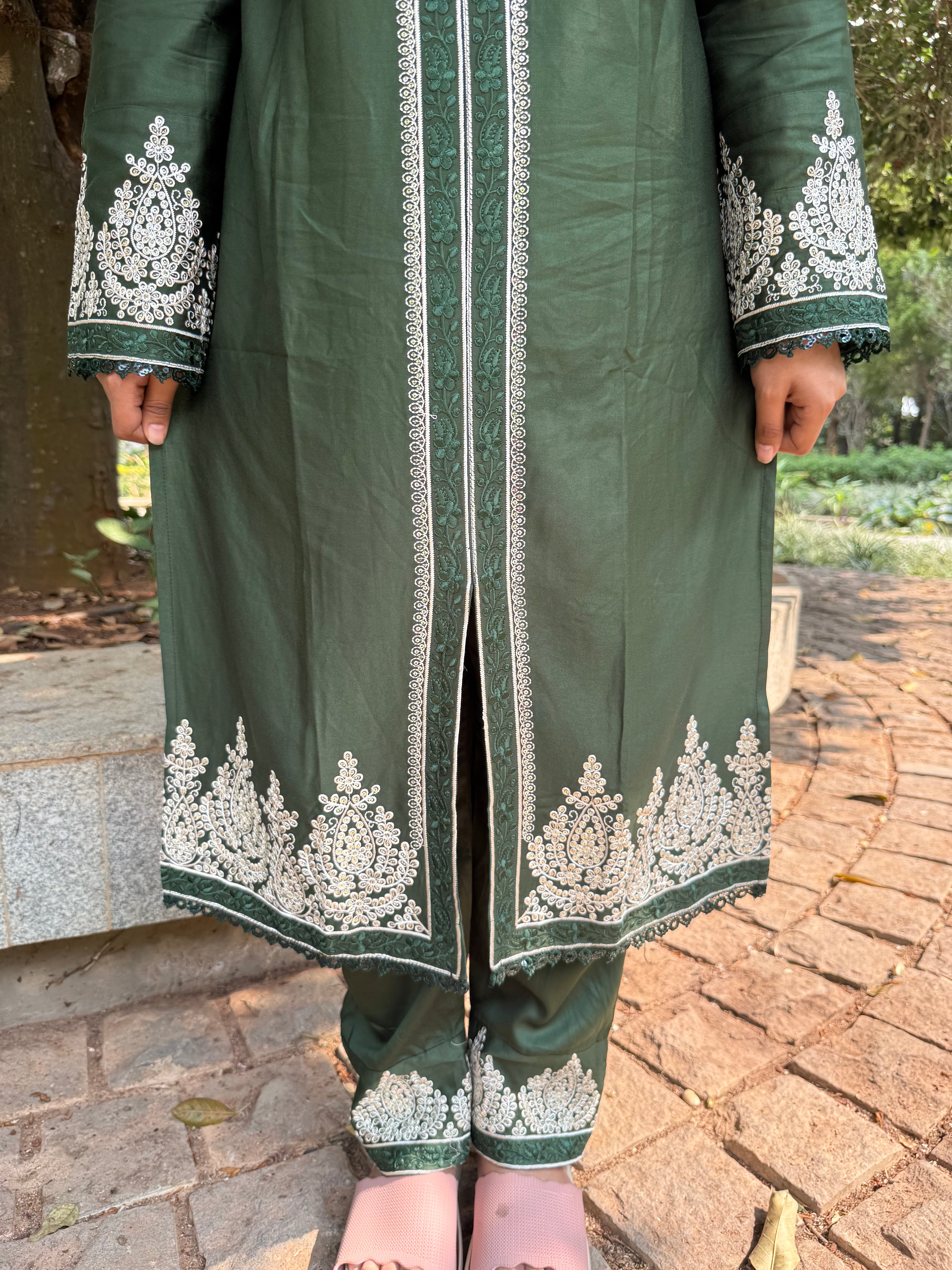 RÉHMAEL VÉRA – Signature Edit