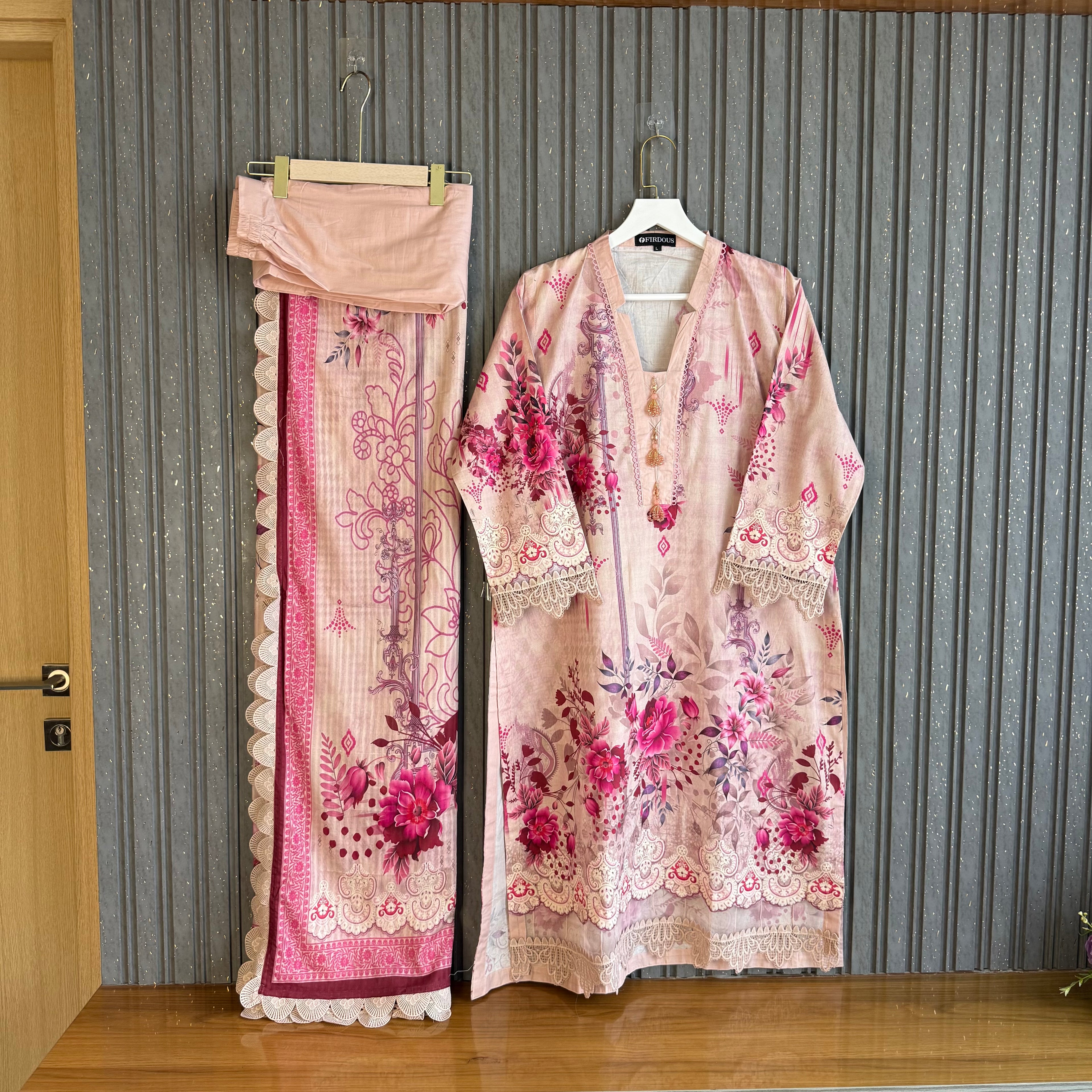 Mumtaz Pakistani lawn suit