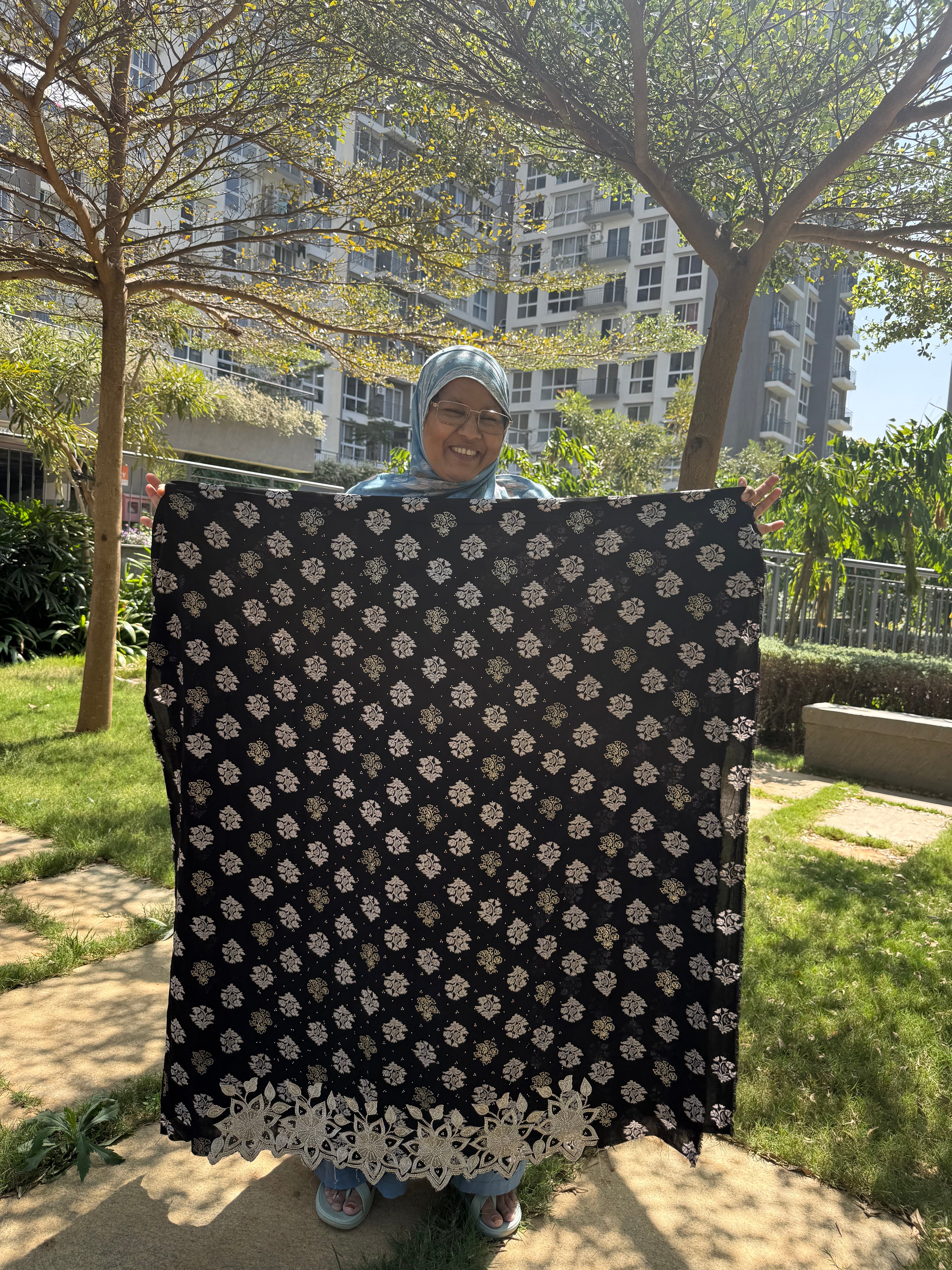 Isra black – Premium Rayon unstitched Set