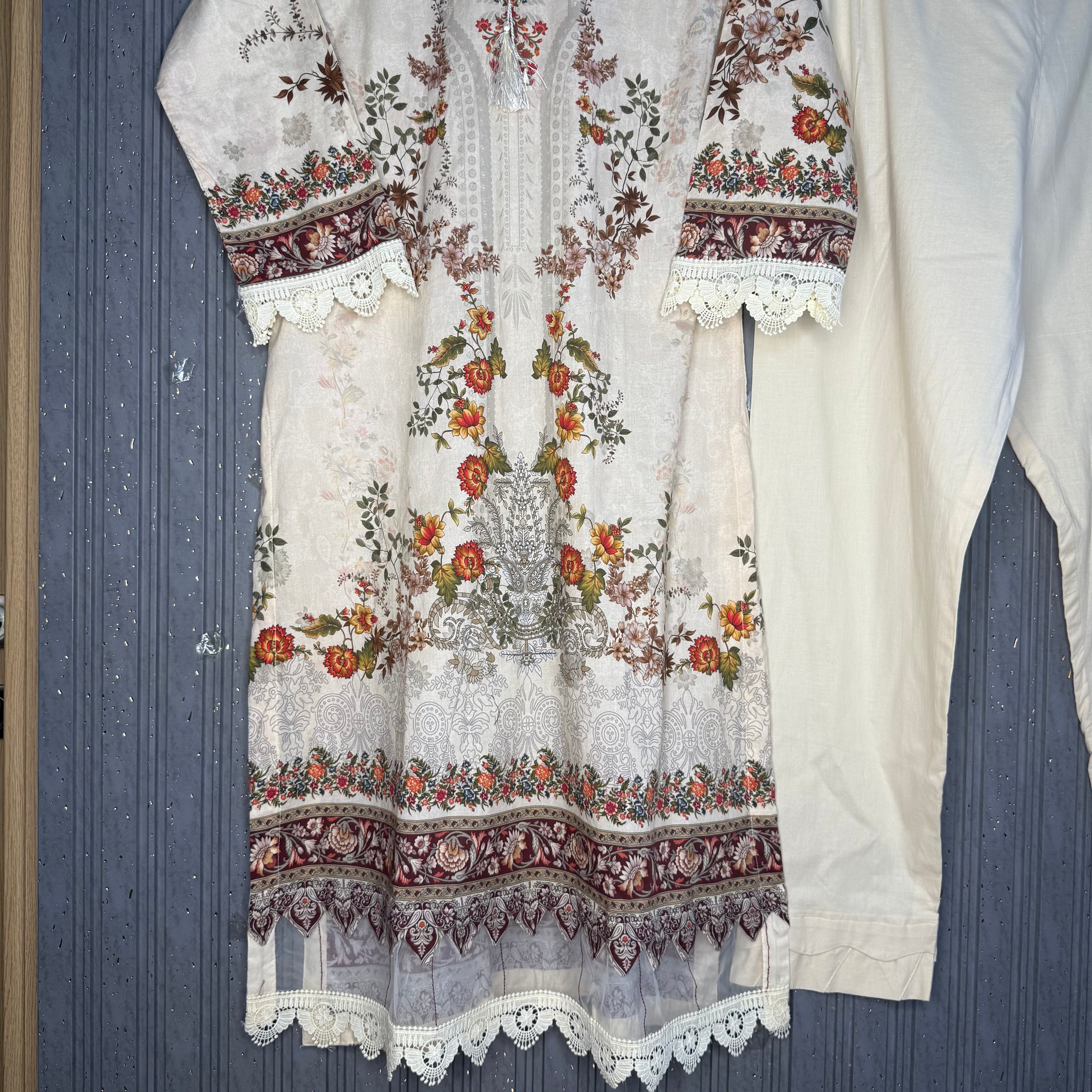 Maliha kashaf  Pakistani suit