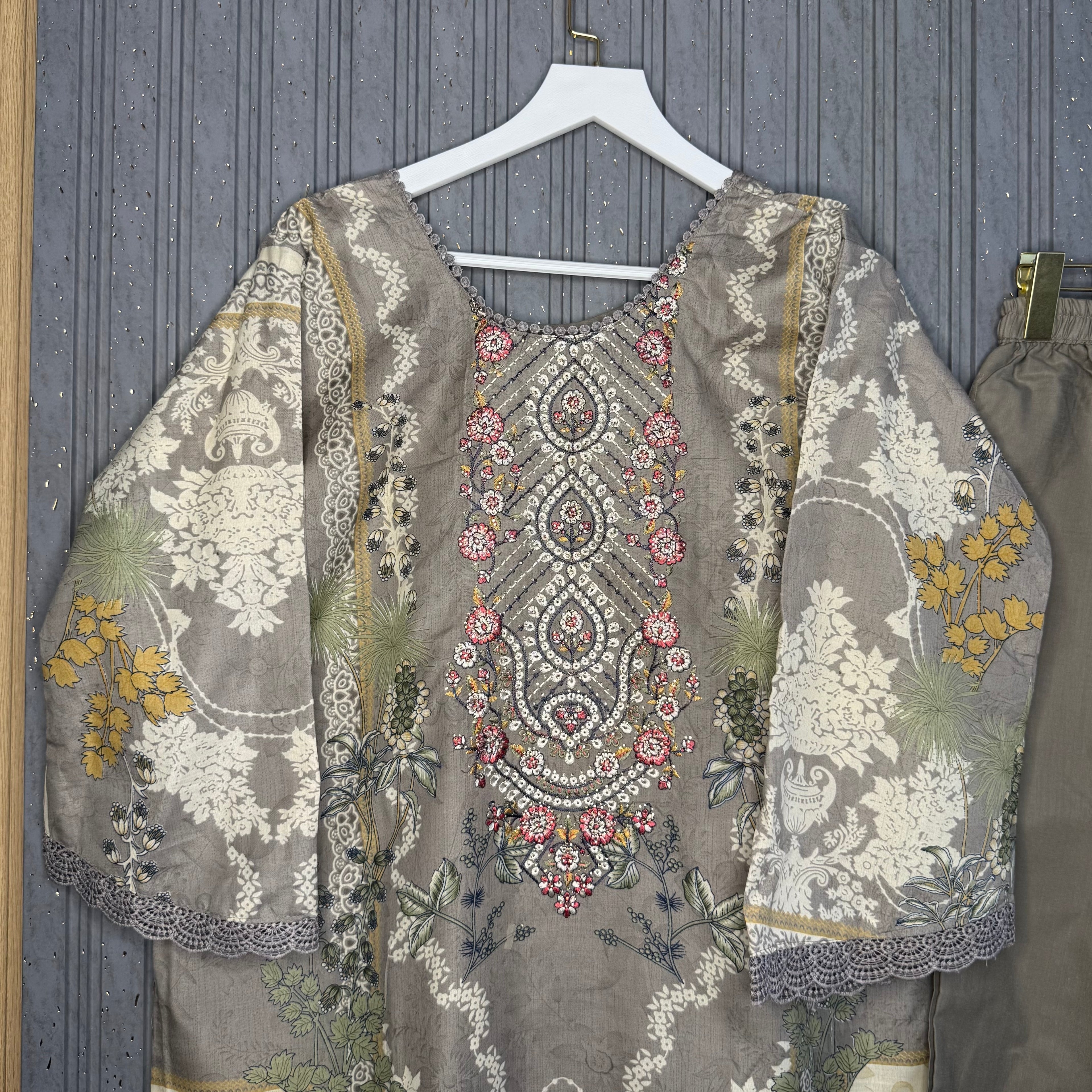 Ahmir Pakistani cotton lawn suit