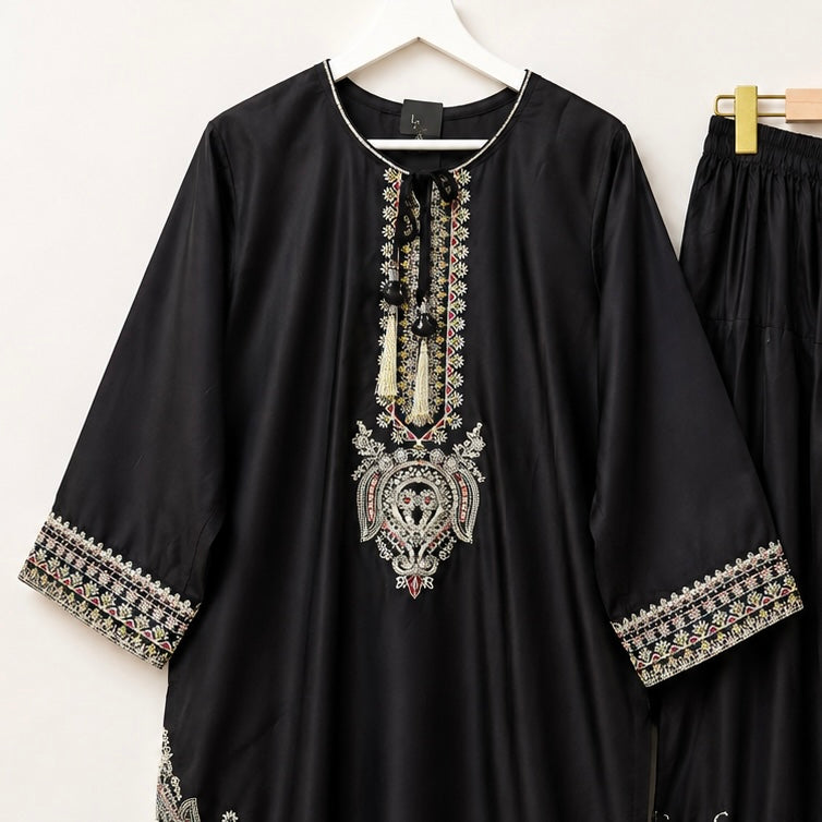 Dabish Farshi suit