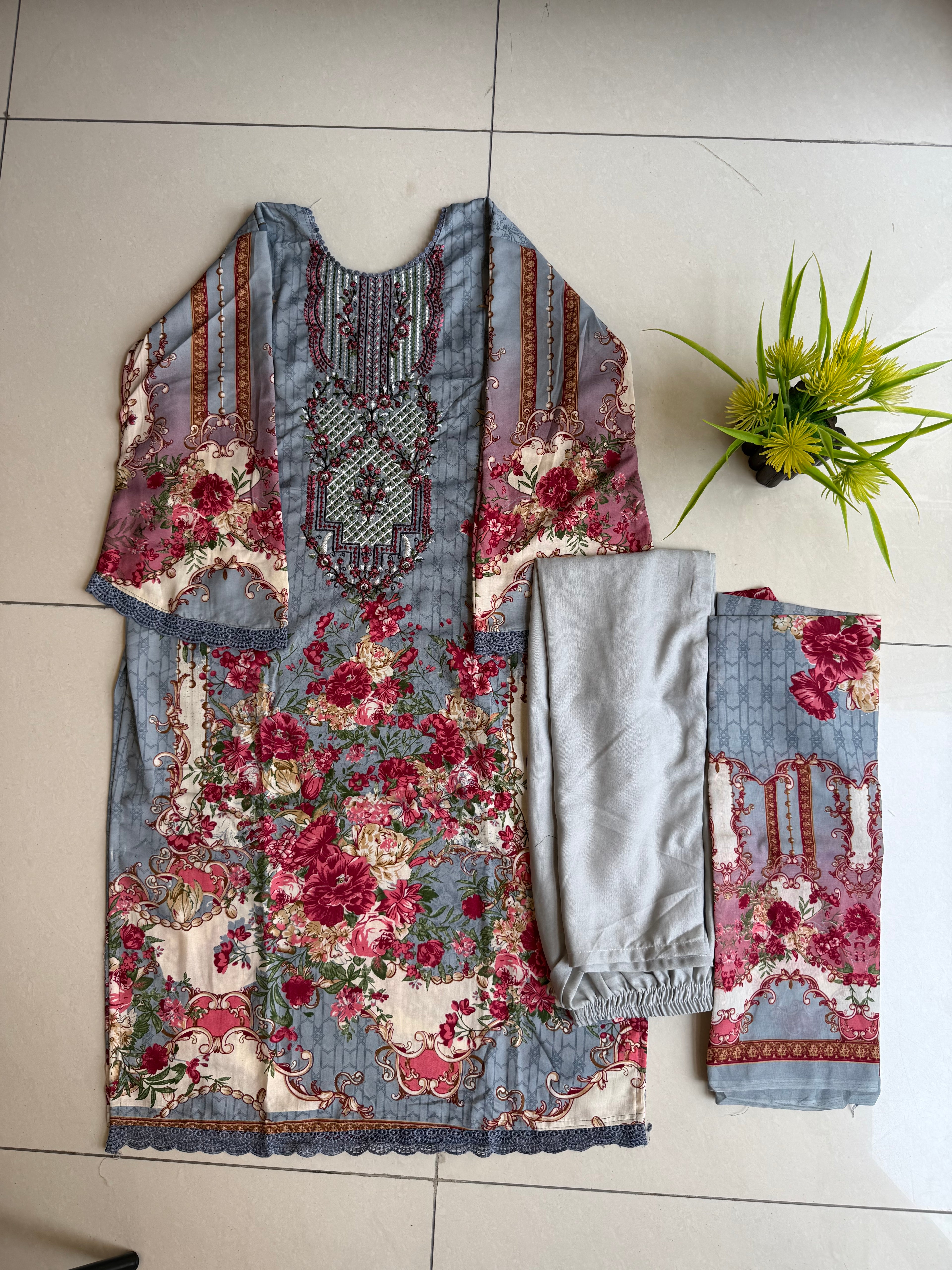 Pakistani Lawn Suit Rayon