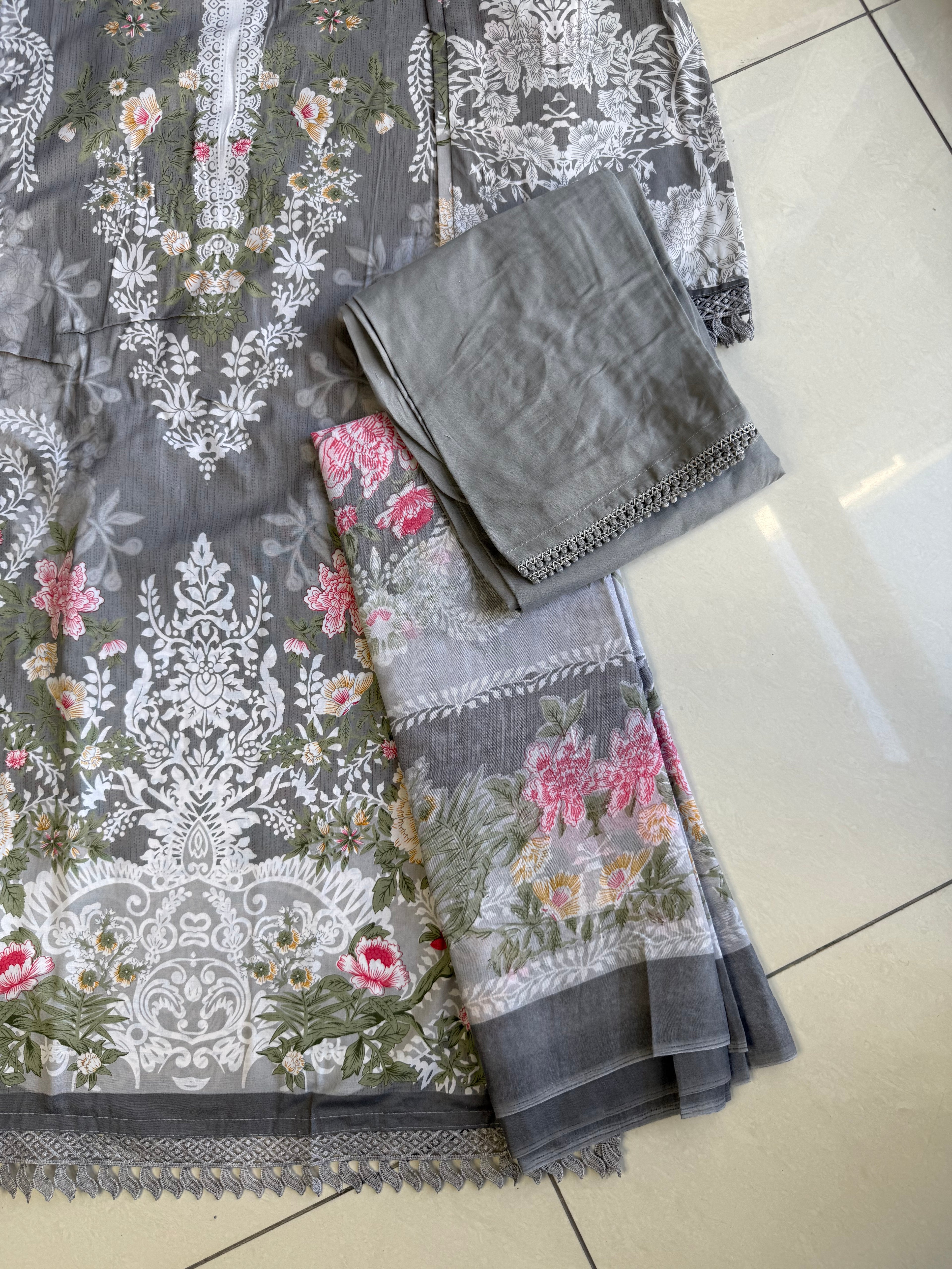 Pakistani Cotton lawn Suit