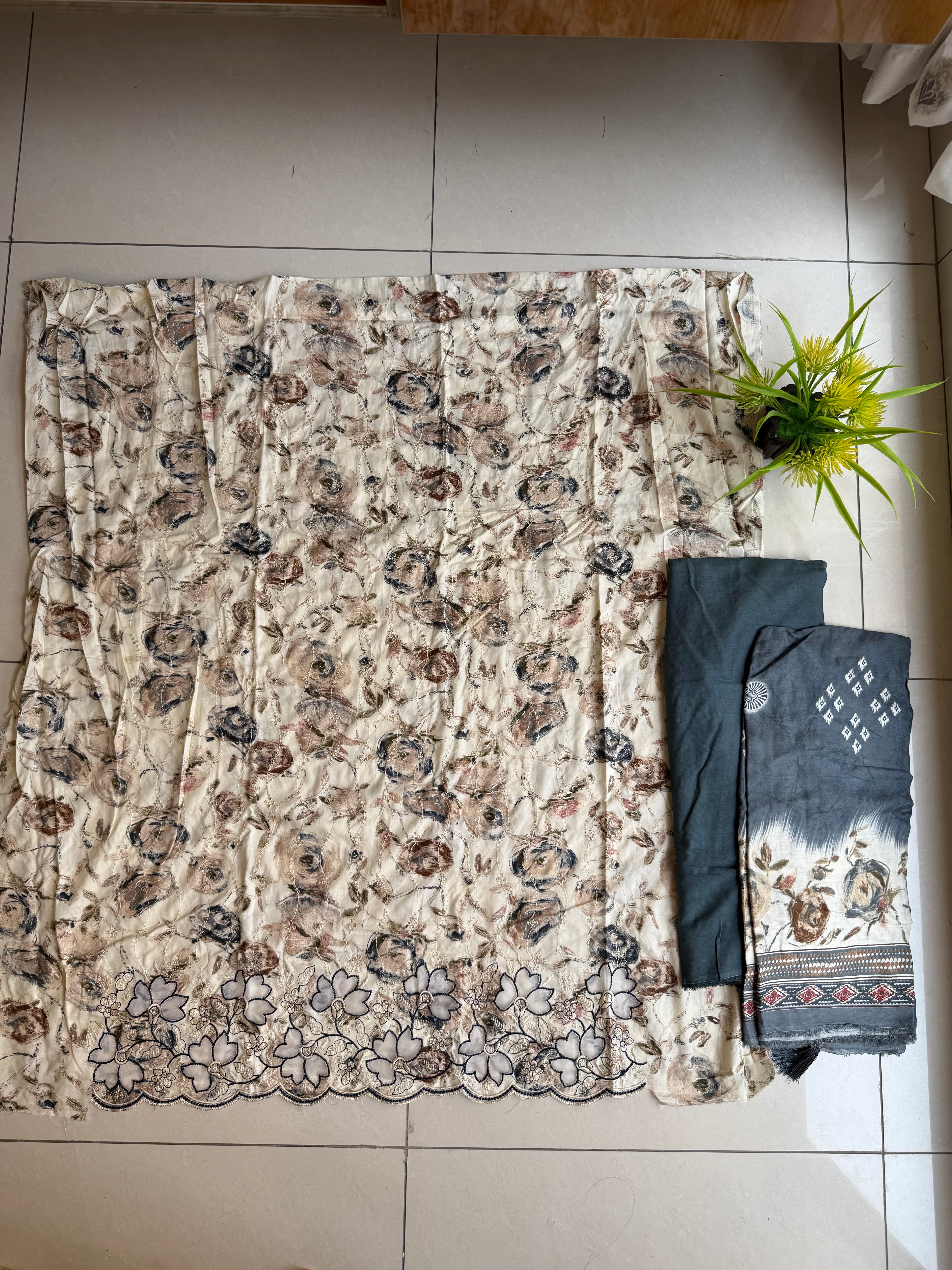 Lameesa unstitched suit