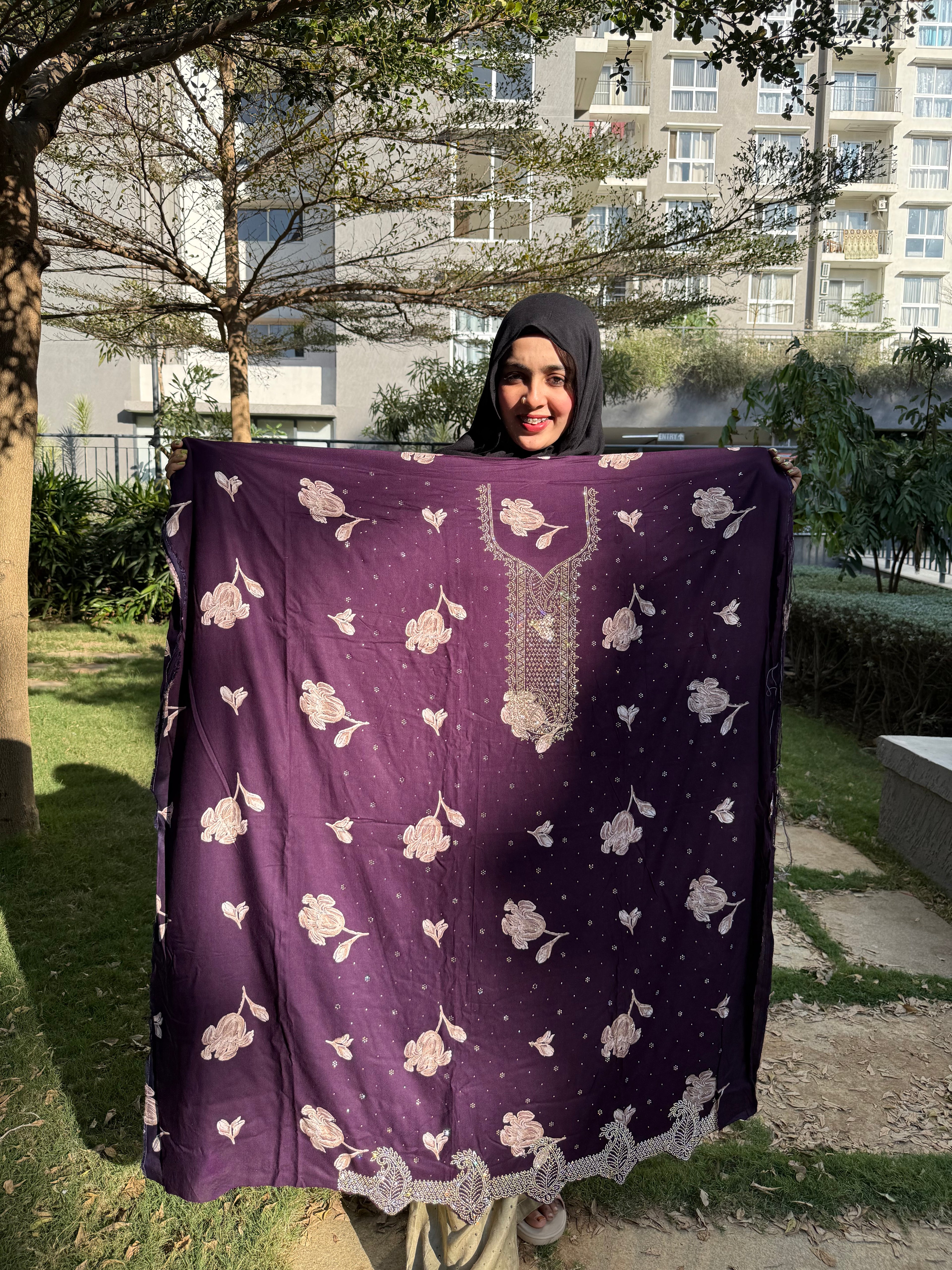 Zanash Aura – Premium Unstitched Suit