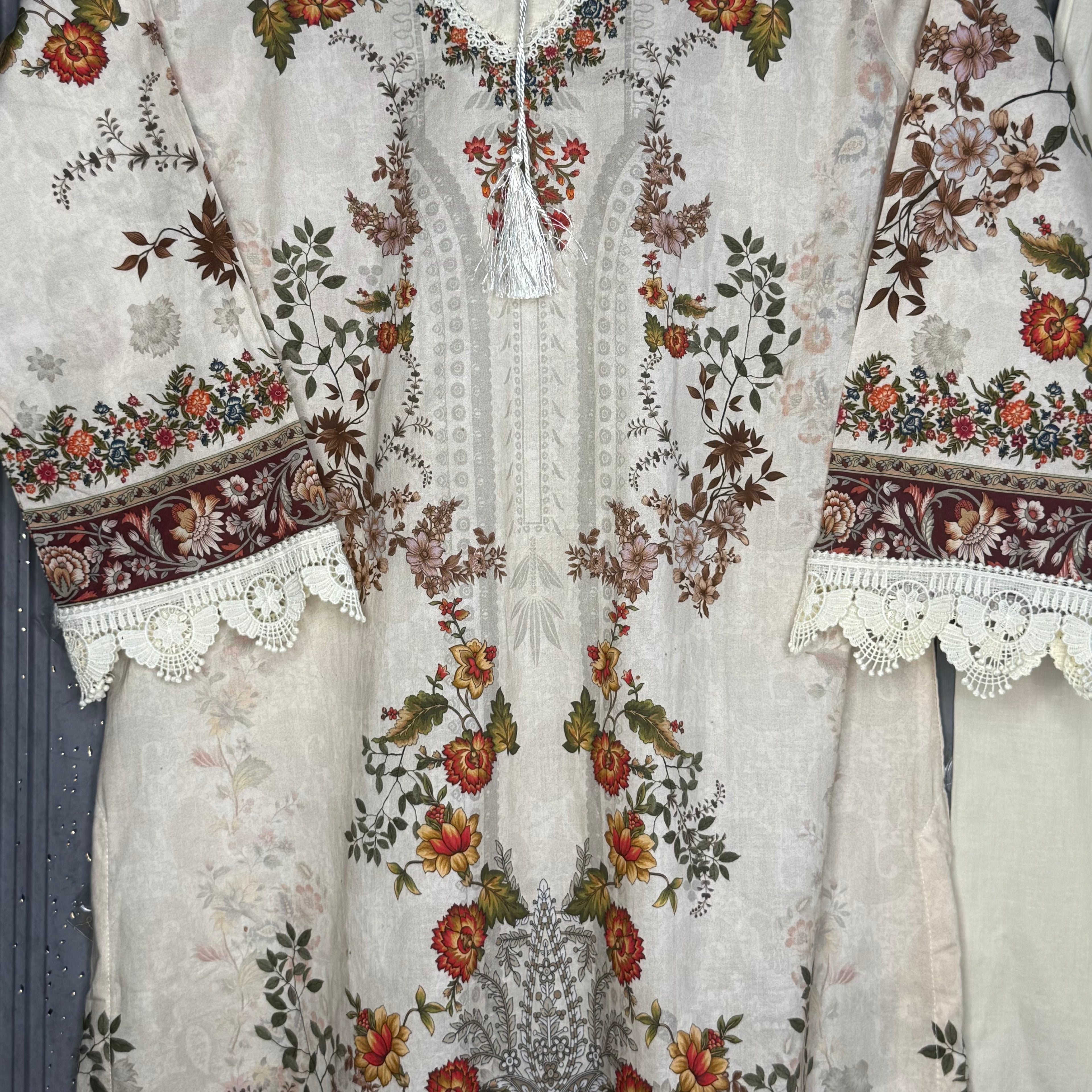 Maliha kashaf  Pakistani suit