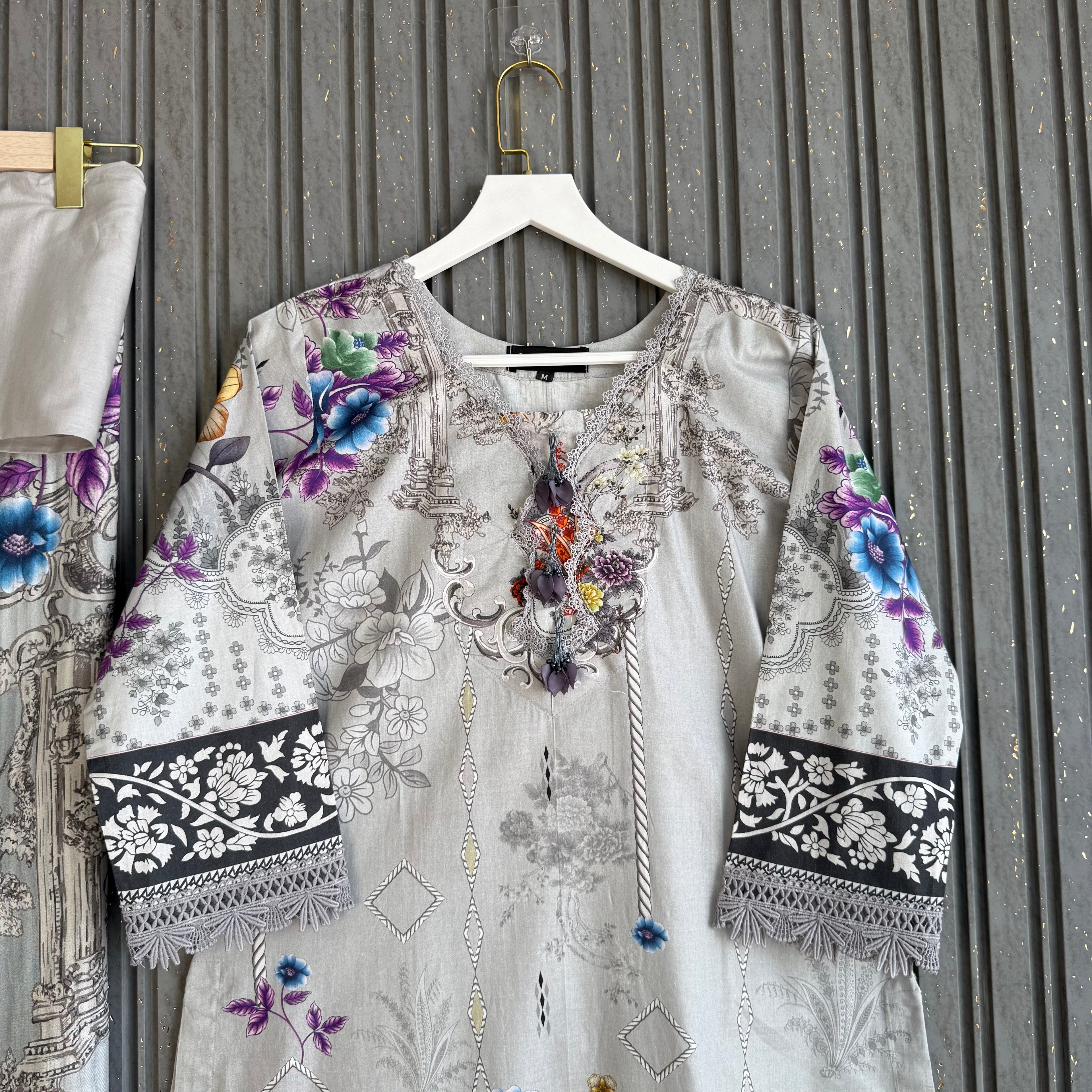 Zahera Pakistani lawn suit