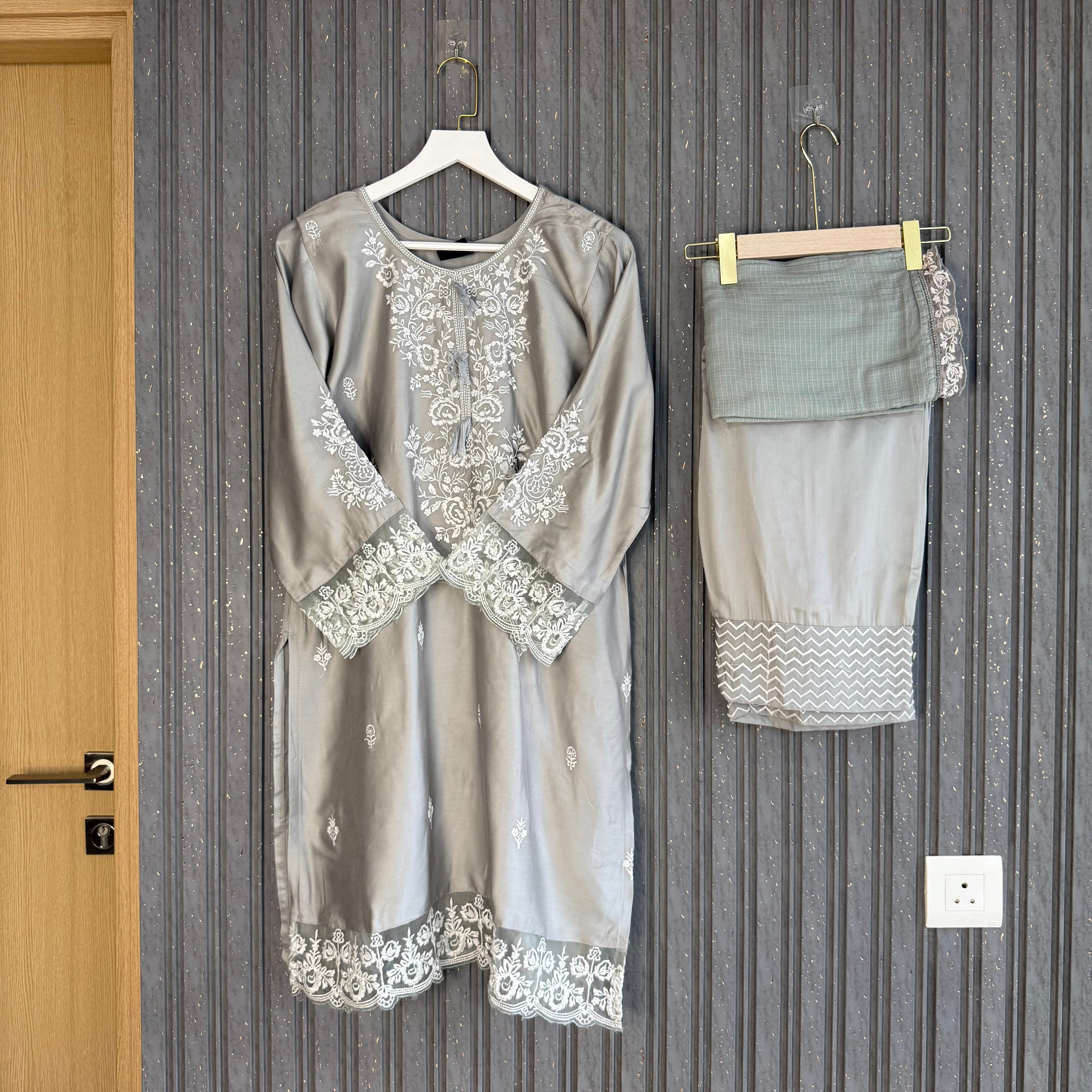 Jawahir Farshi salwar set