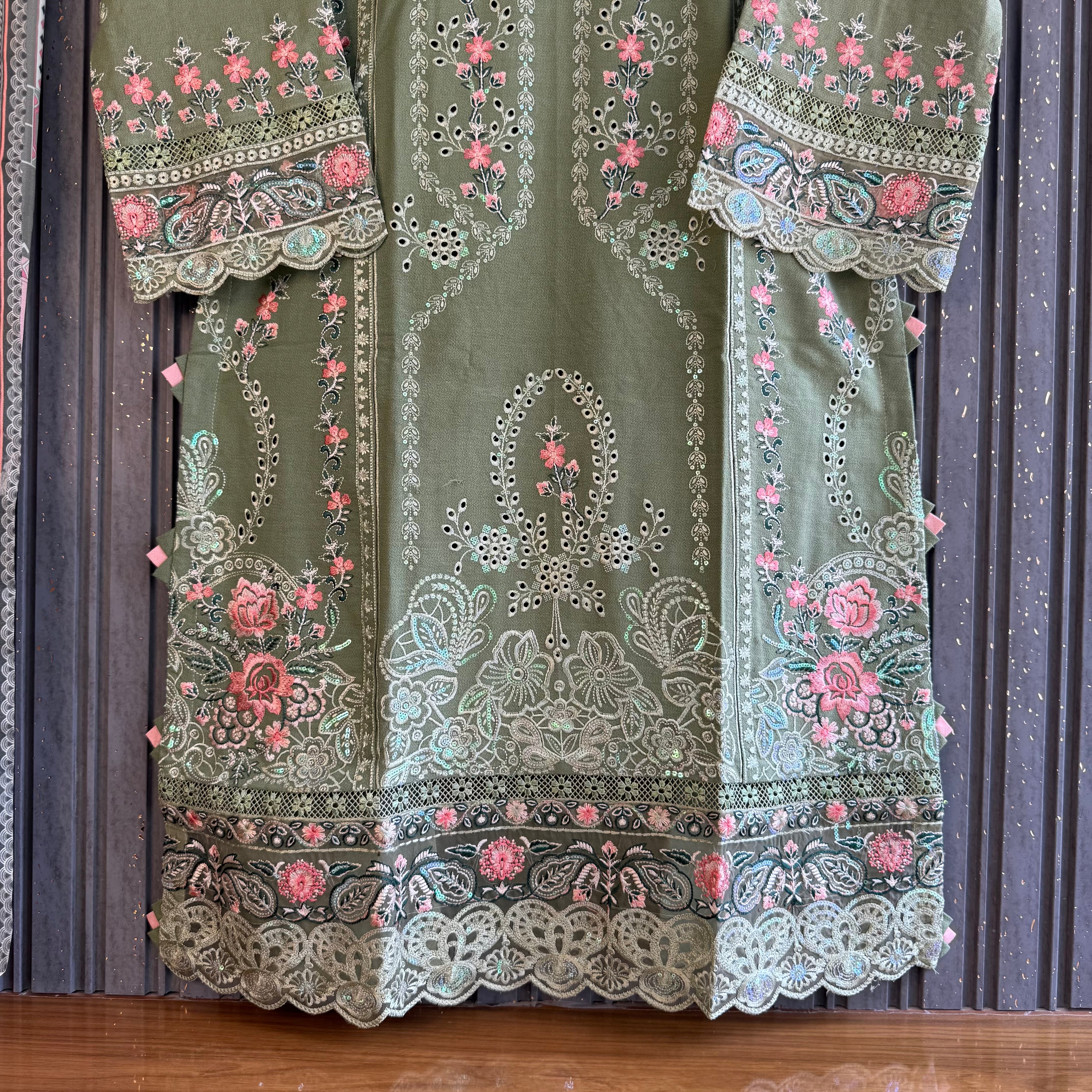 Shehwar green Pakistani suit