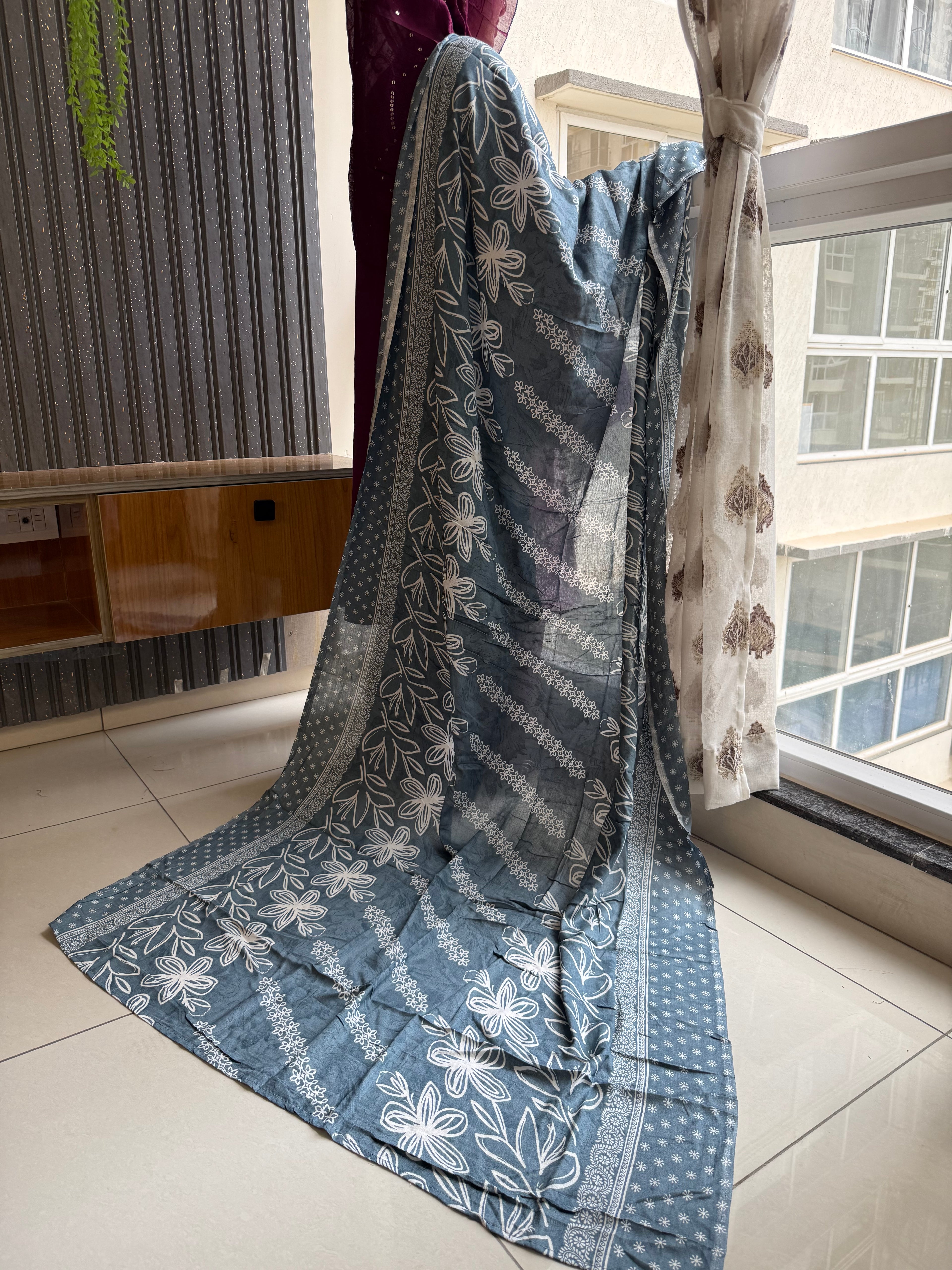 Zamrood Unstitched suit