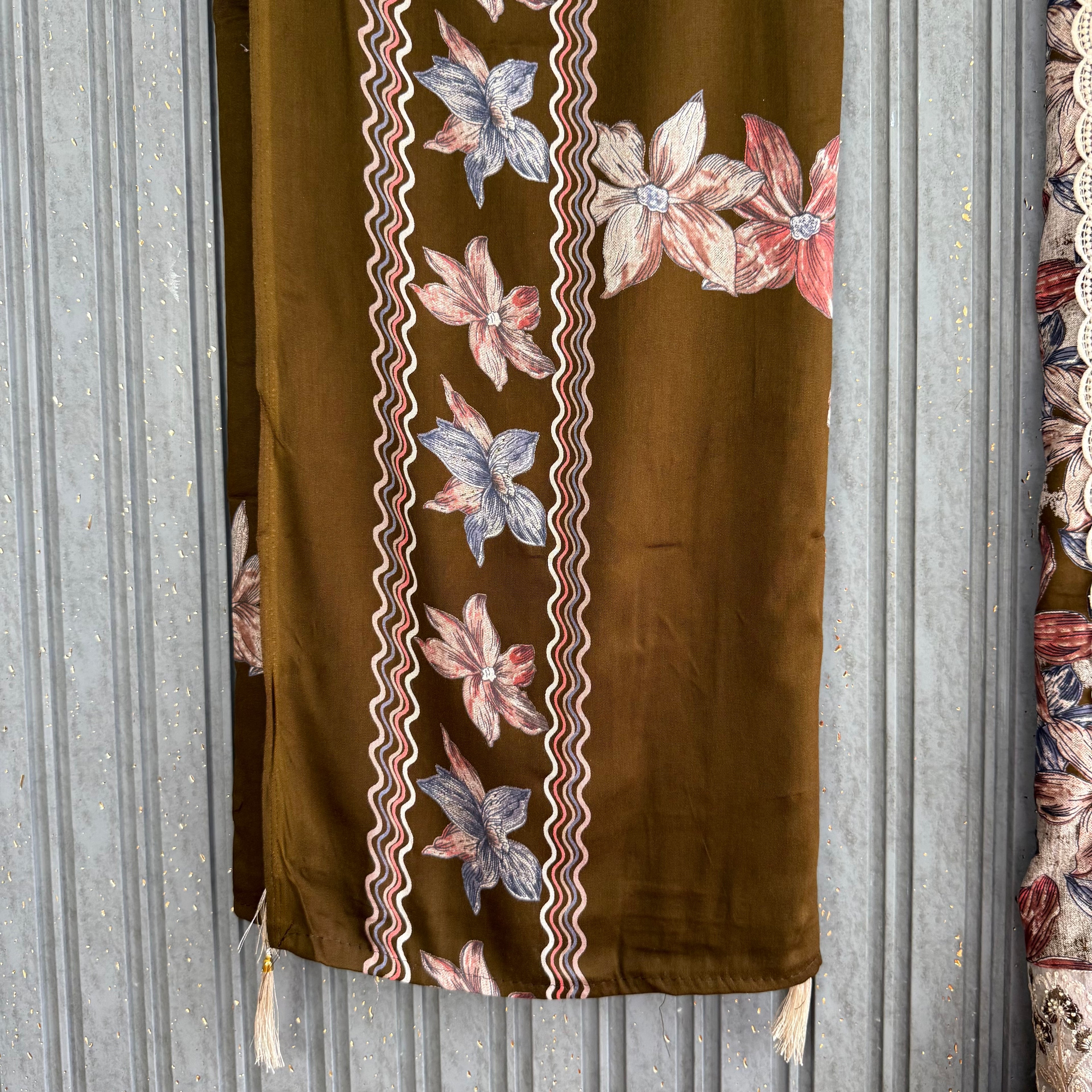 Anoushay Abbasi unstitched suit