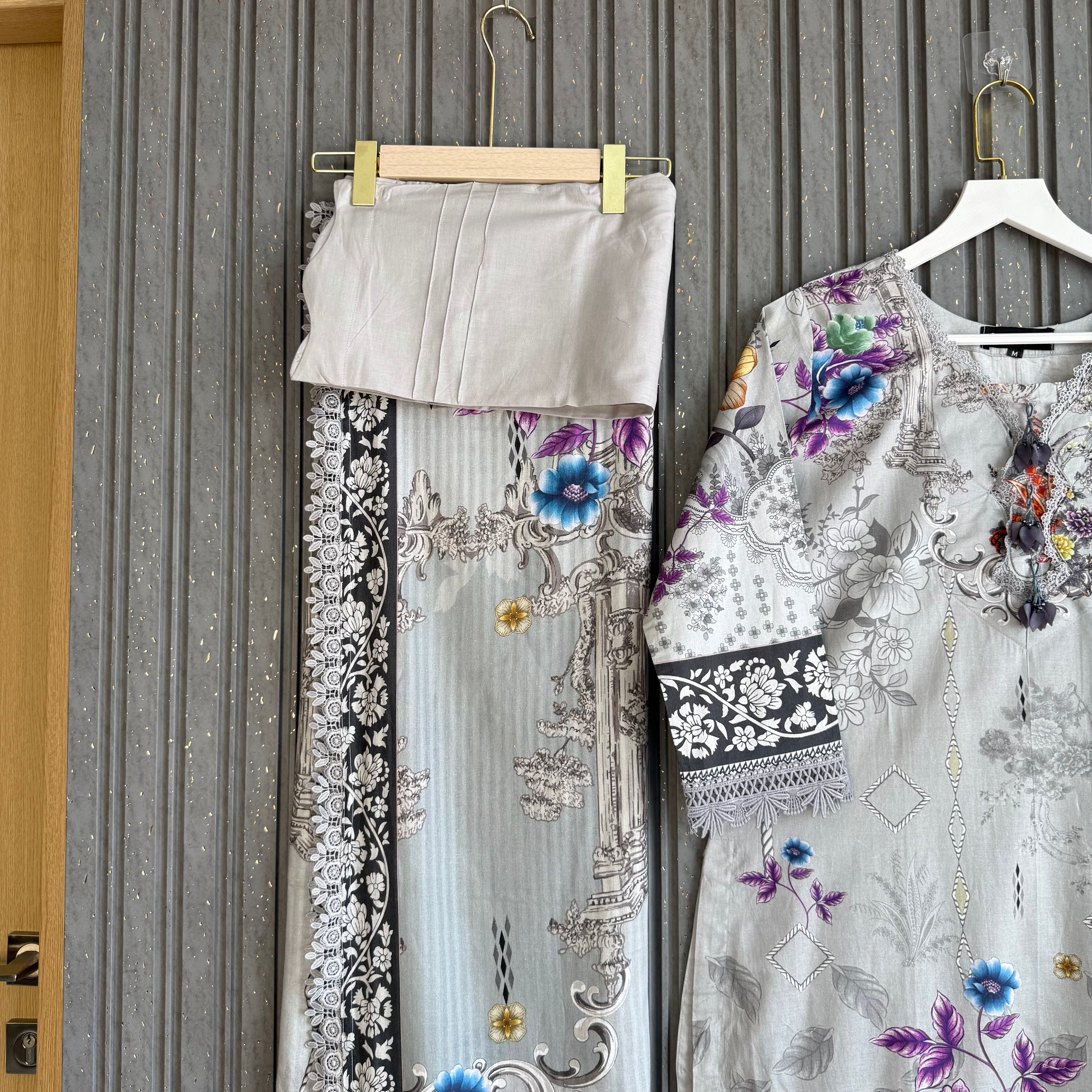 Zahera Pakistani lawn suit