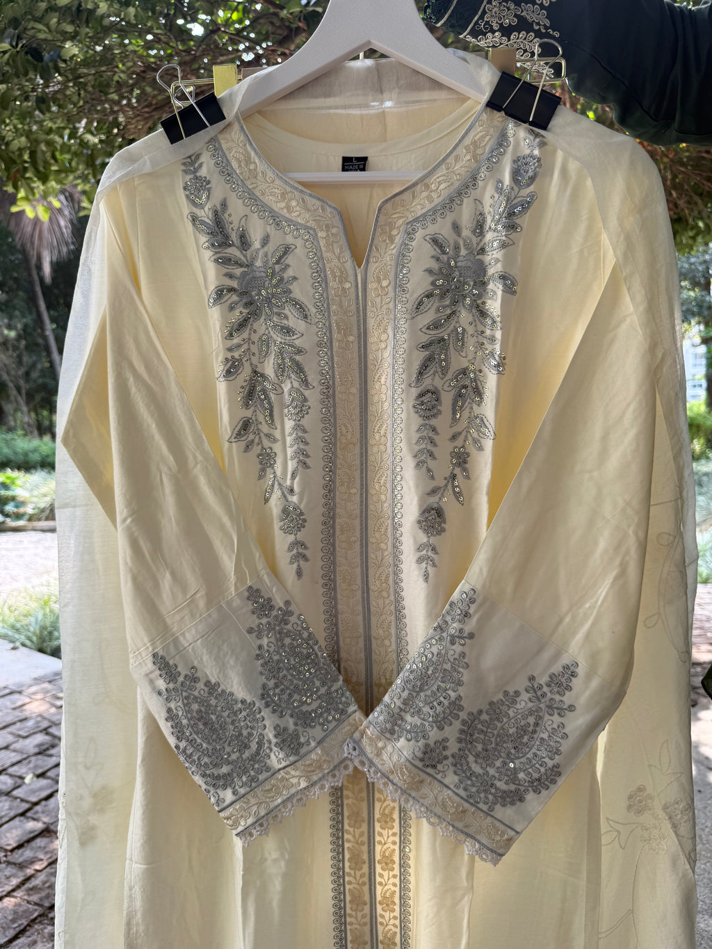 RÉHMAEL VÉRA – Signature Edit