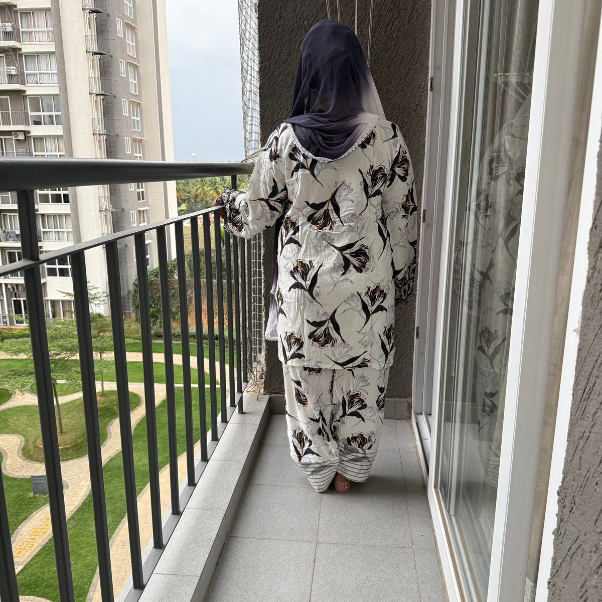 Miral Short Pakistani suit