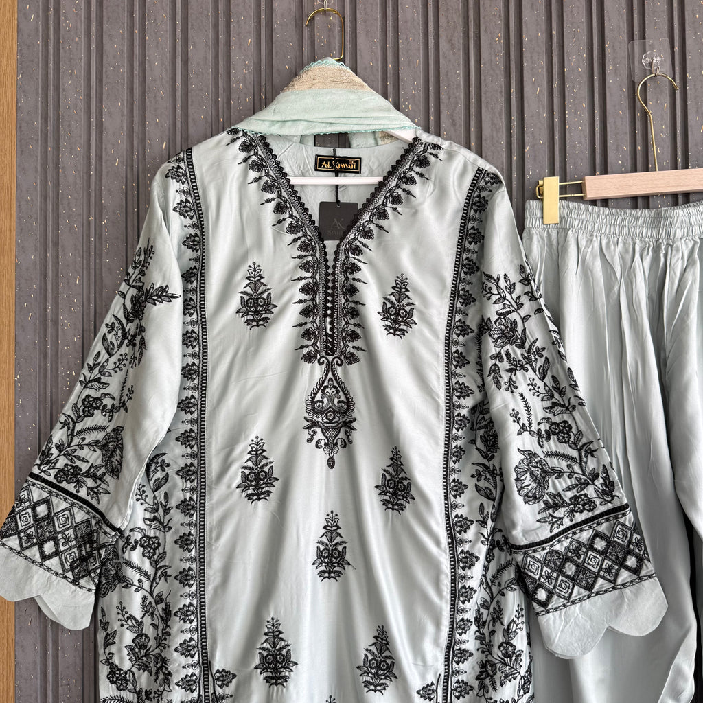 Romaisa hasan pakistani suit