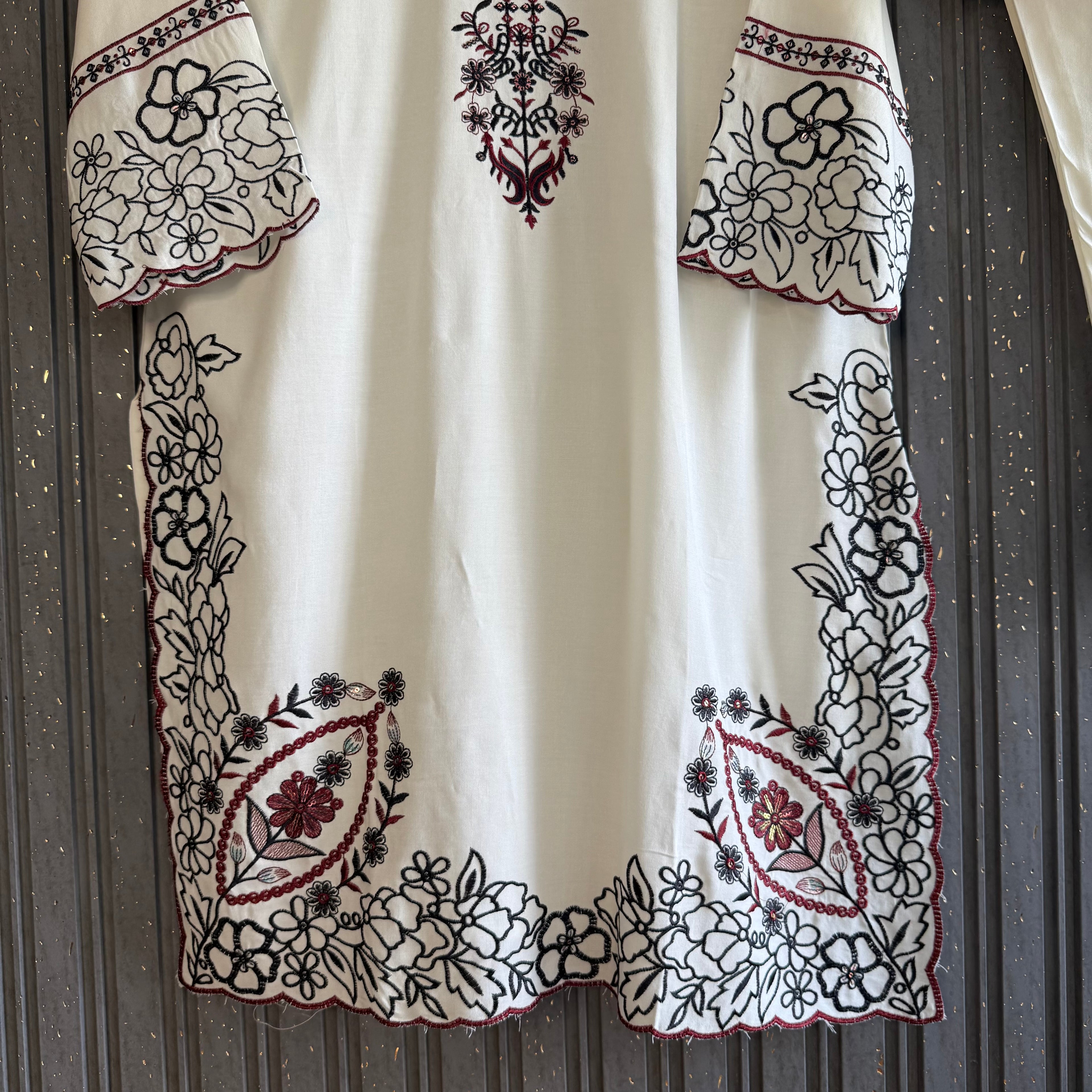 Duha Aiman Pakistani suit