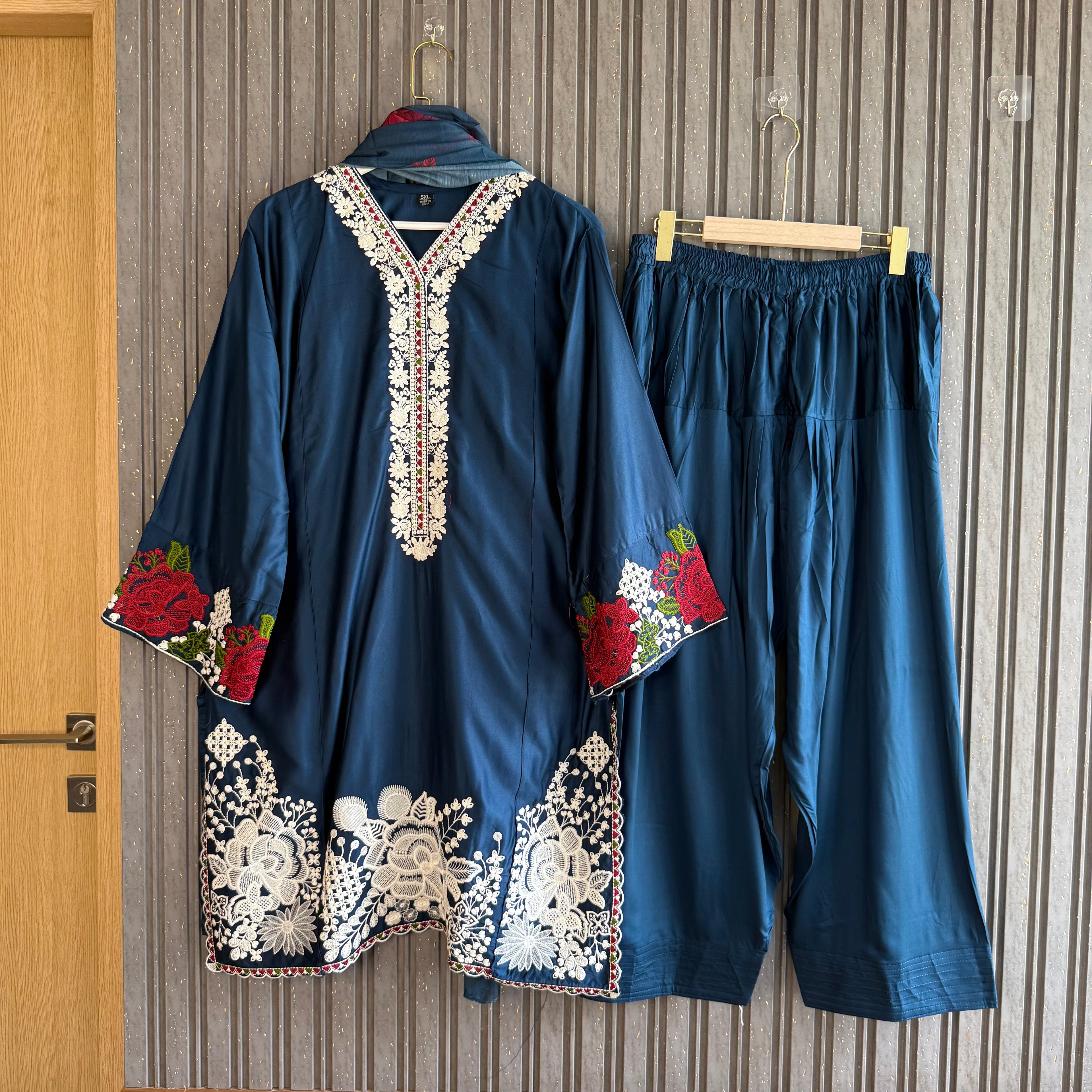 Shafaq kamil Farshi Salwar suit