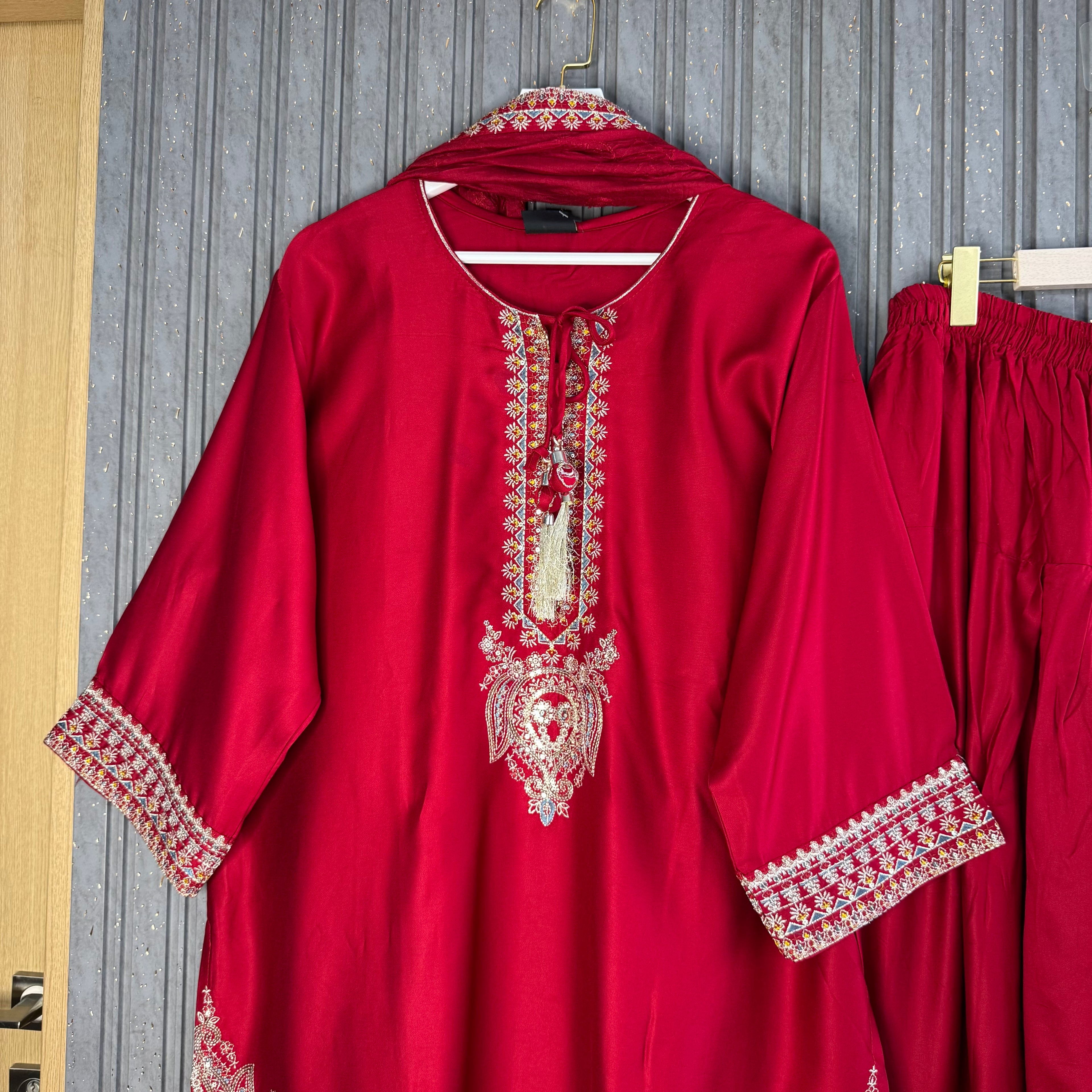 Dabish Farshi suit