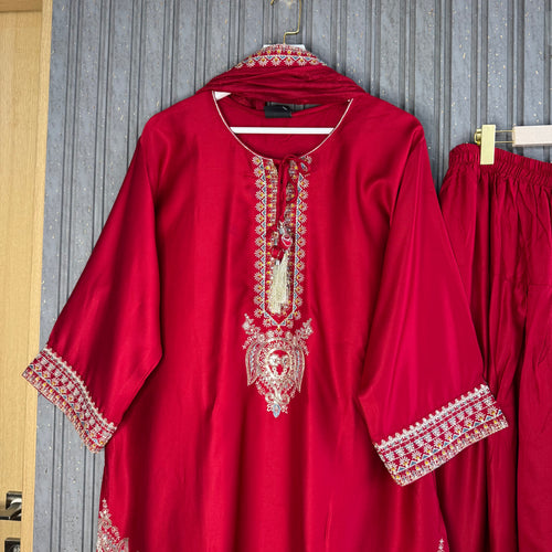 Dabish Farshi suit