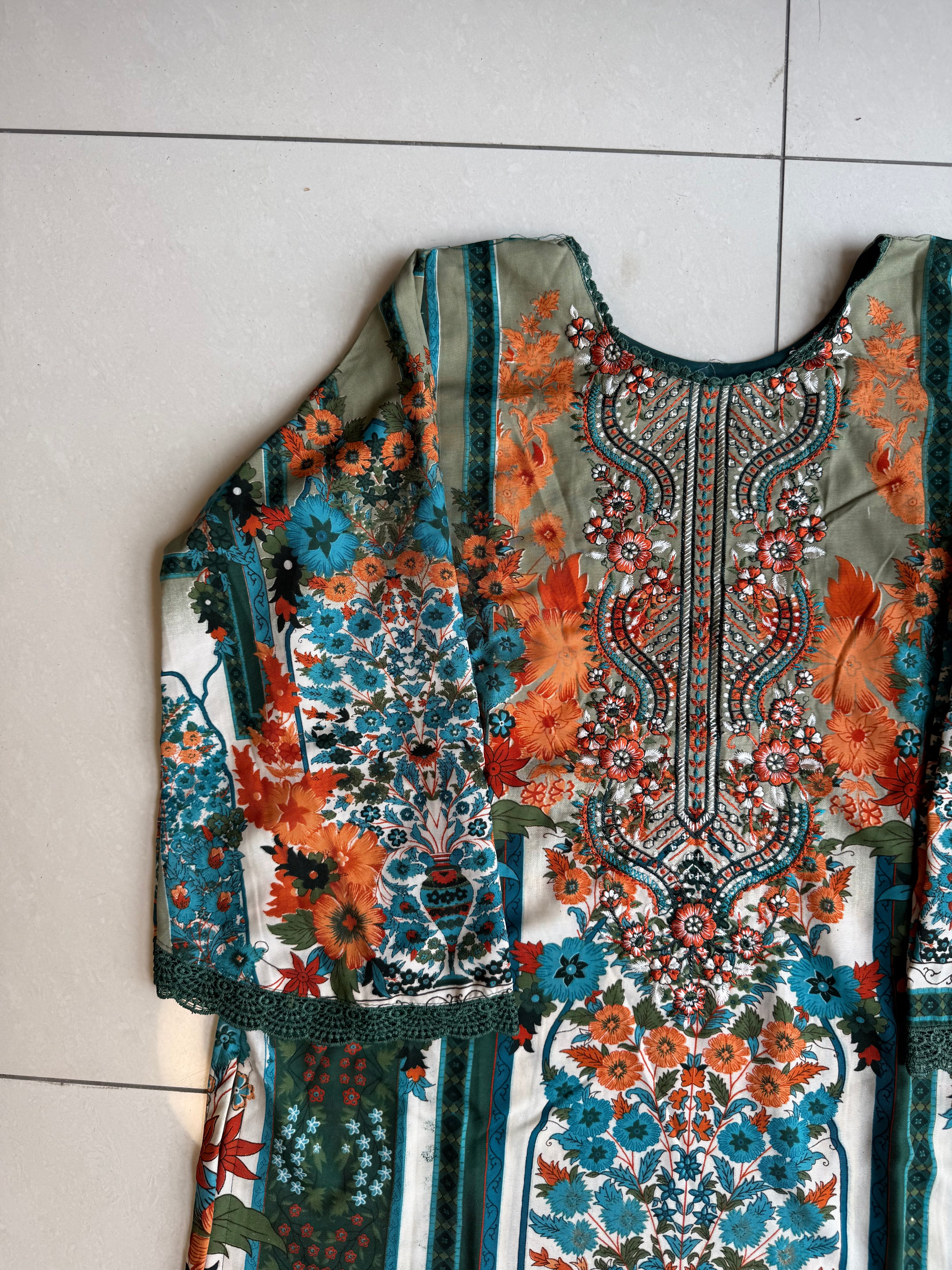 Pakistani Lawn Suit Rayon