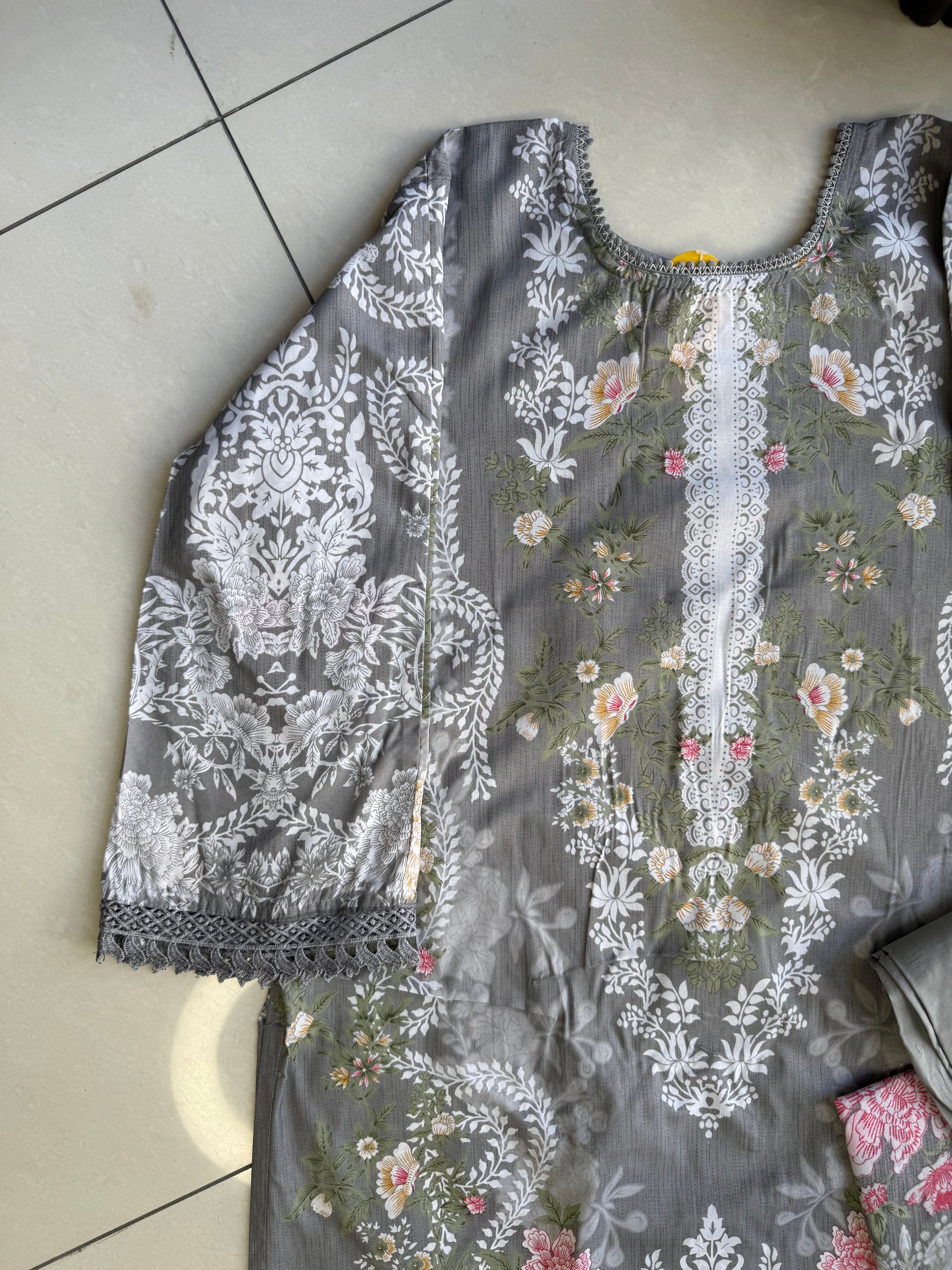 Pakistani Cotton lawn Suit