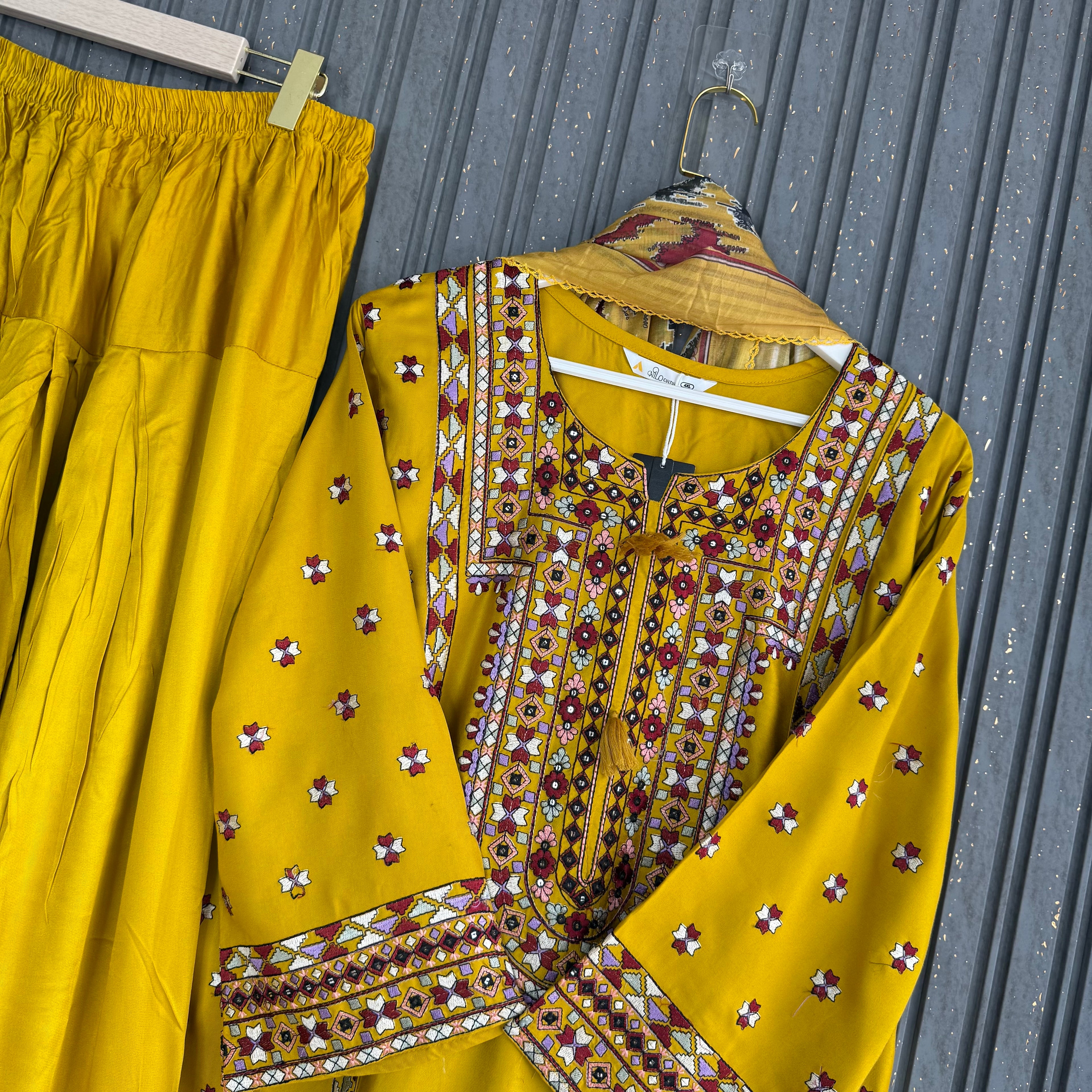 Imdaad farshi salwar