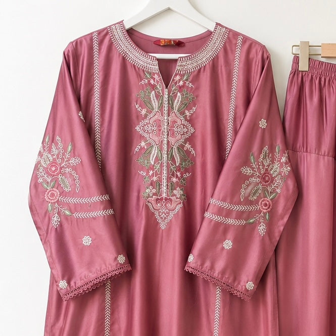 Rabia Nawal Pakistani suit