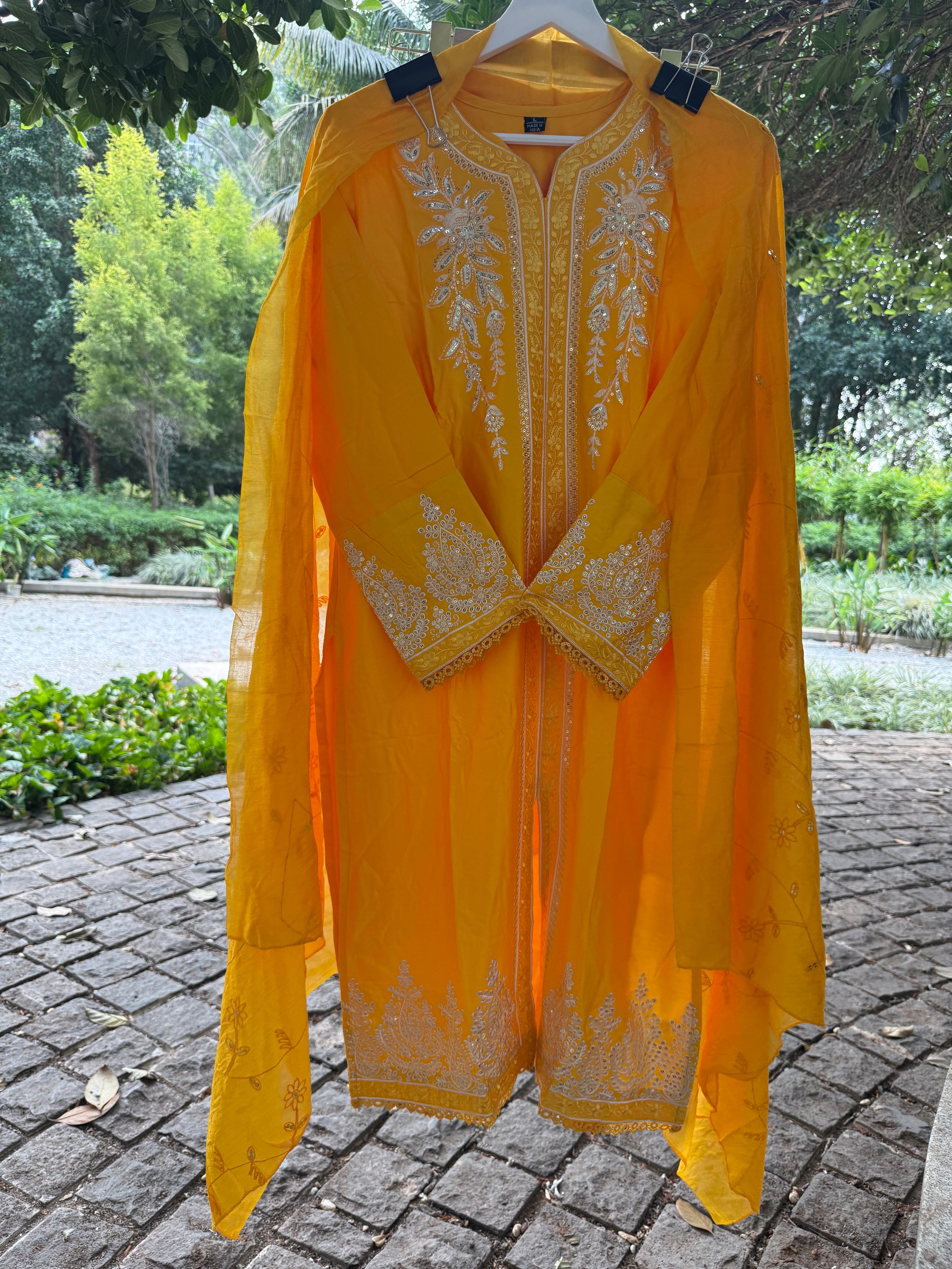 RÉHMAEL VÉRA – Signature Edit