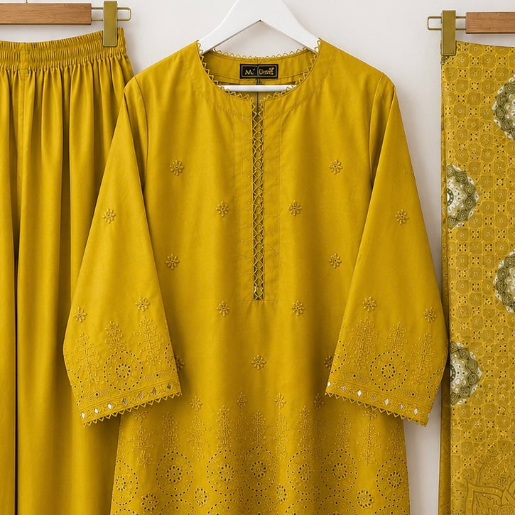 Komal Meer Pakistani suit