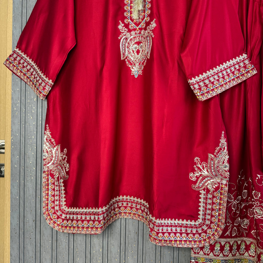 Dabish Farshi suit