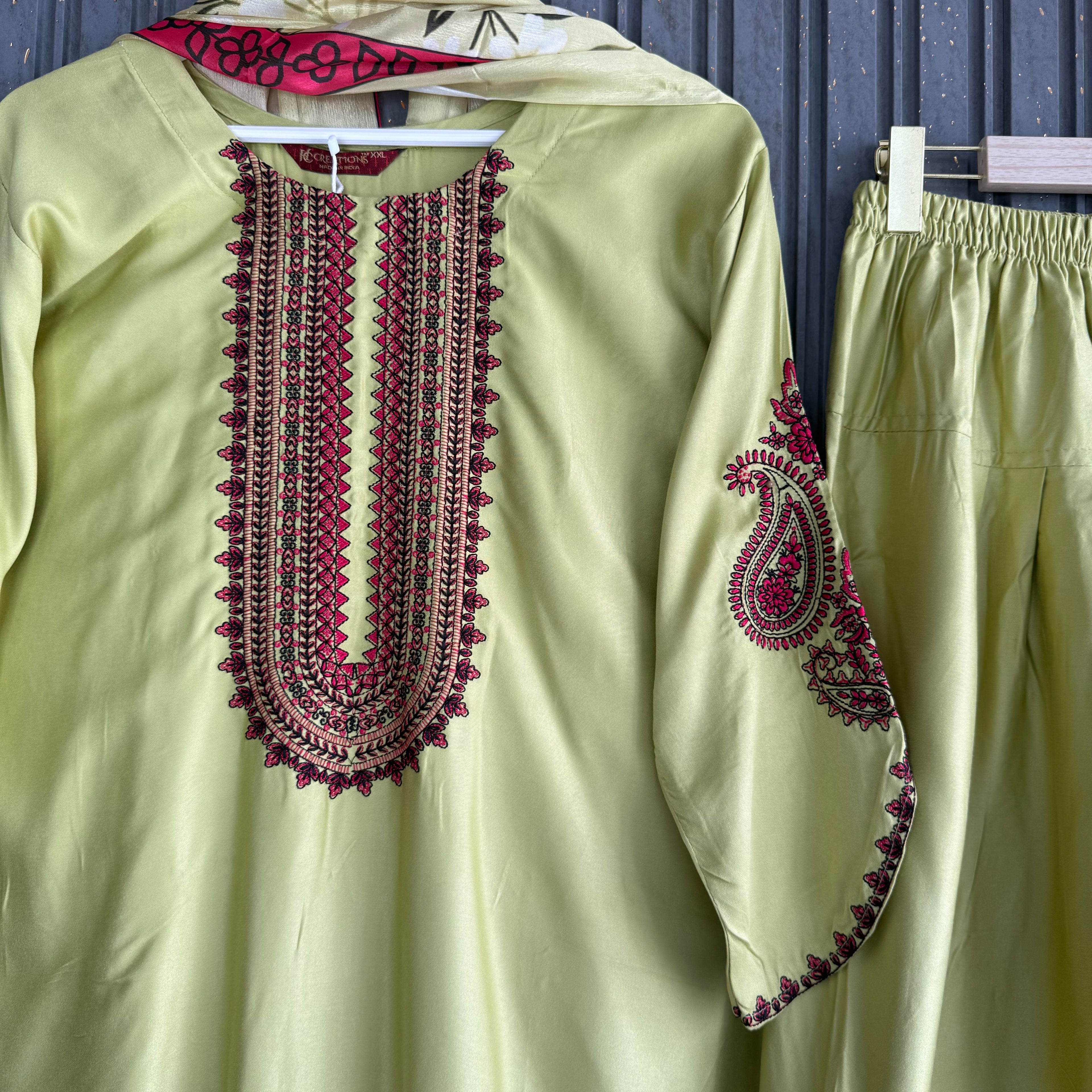 Javeria saud Farshi co ord set