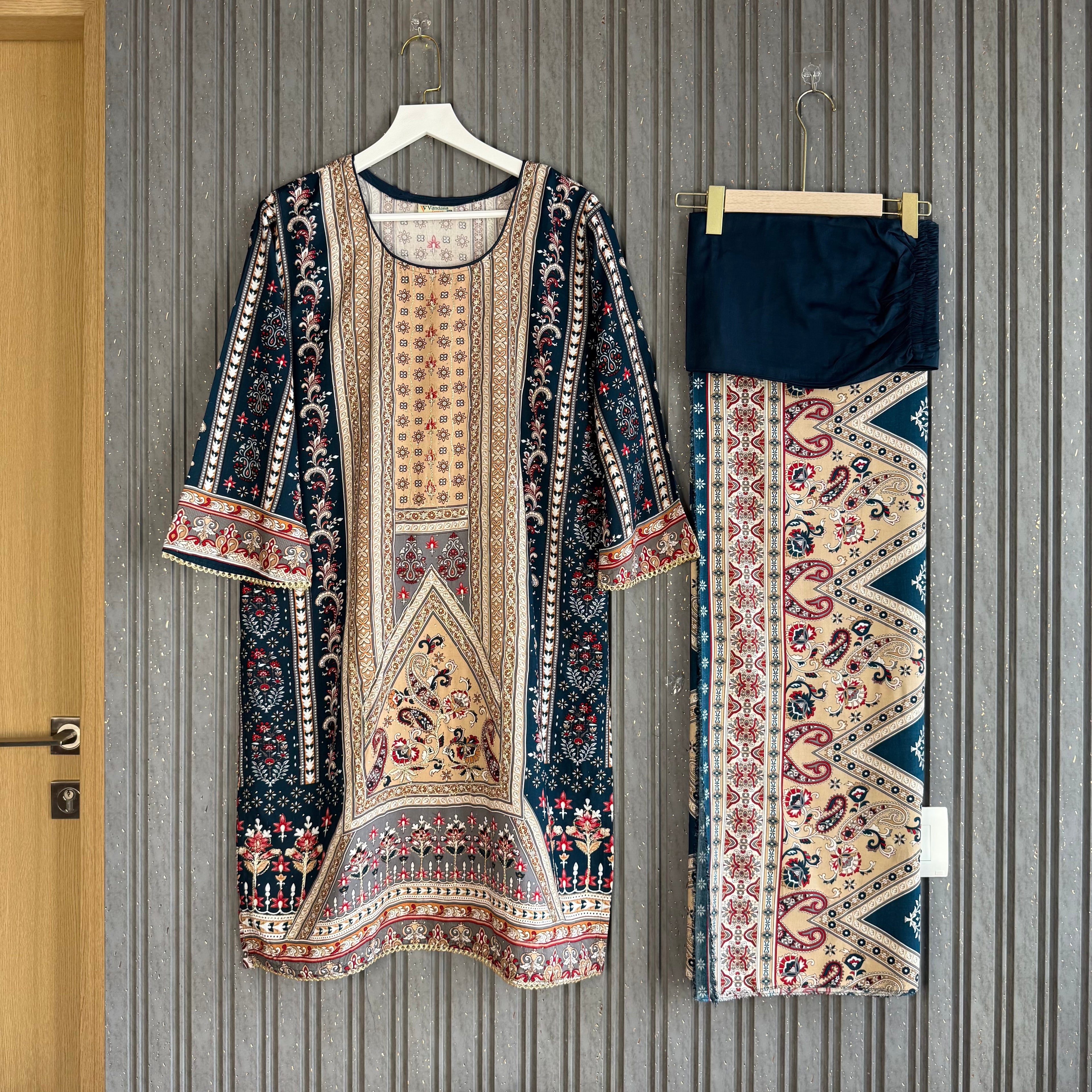 Minaahil Pakistani suit
